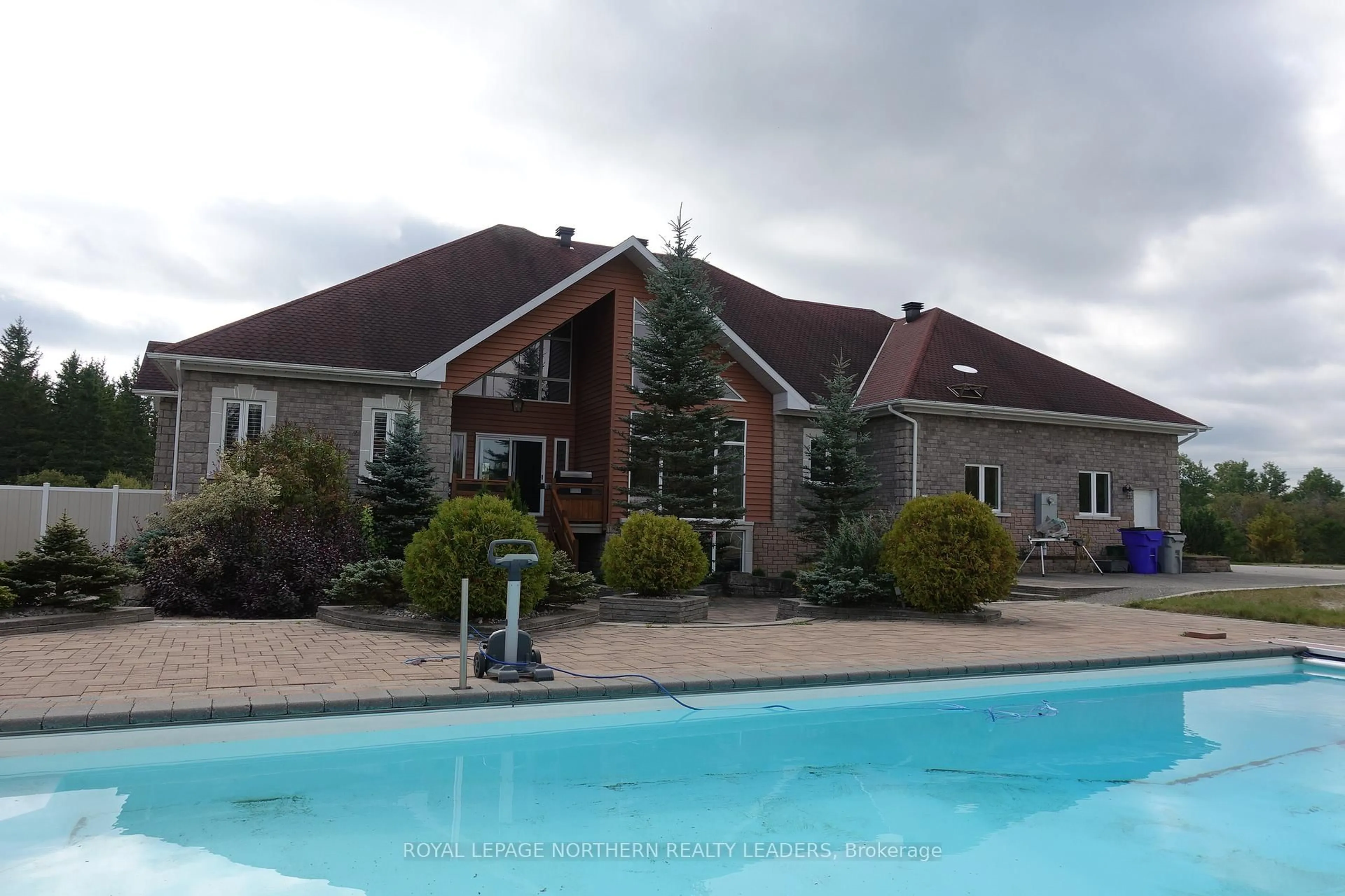 Pool for 1900 Sandy Falls Rd, Timmins Ontario P4N 7C3