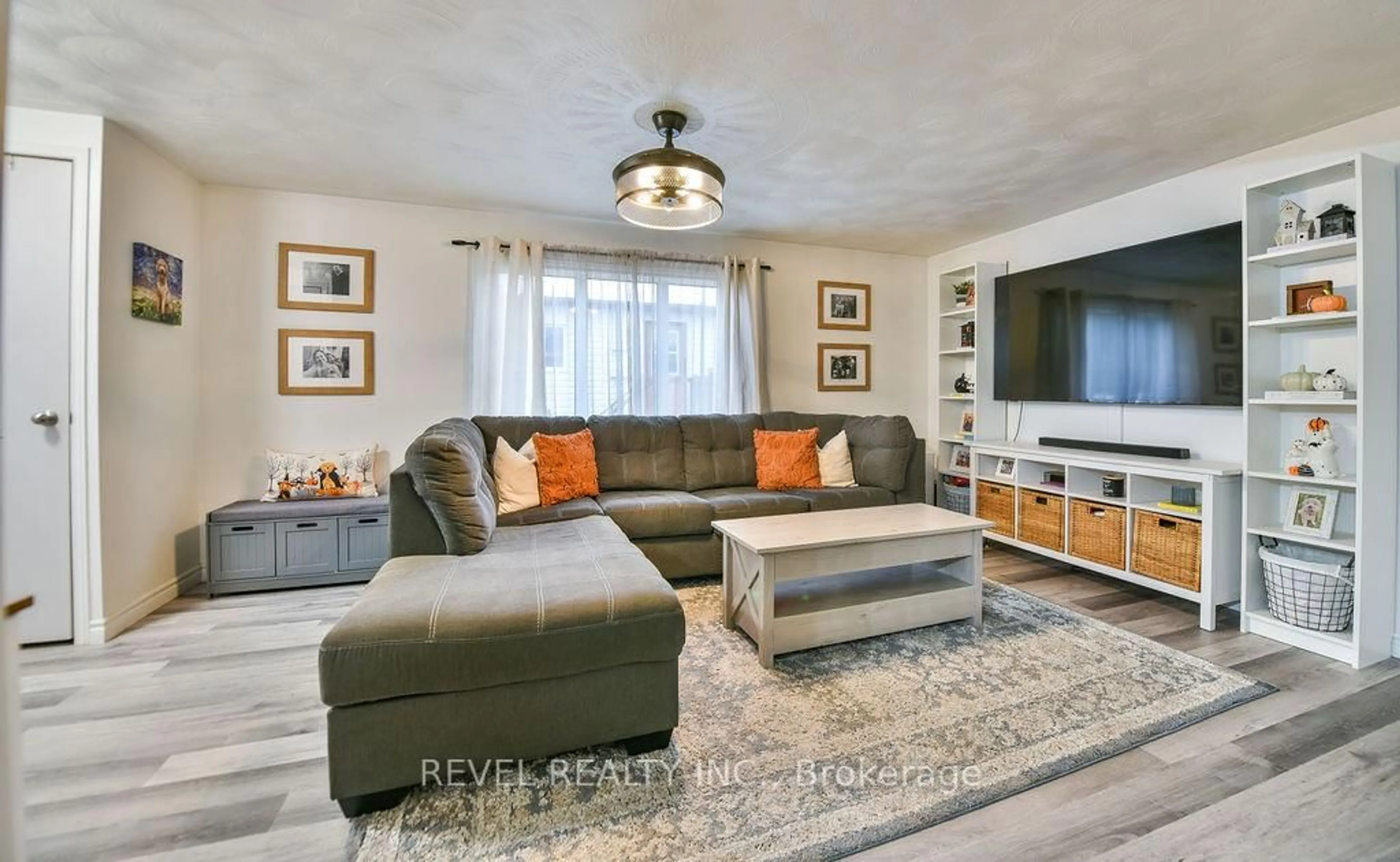 Living room with furniture, unknown for 75 Homestead Dr, Timmins Ontario P4N 8R9