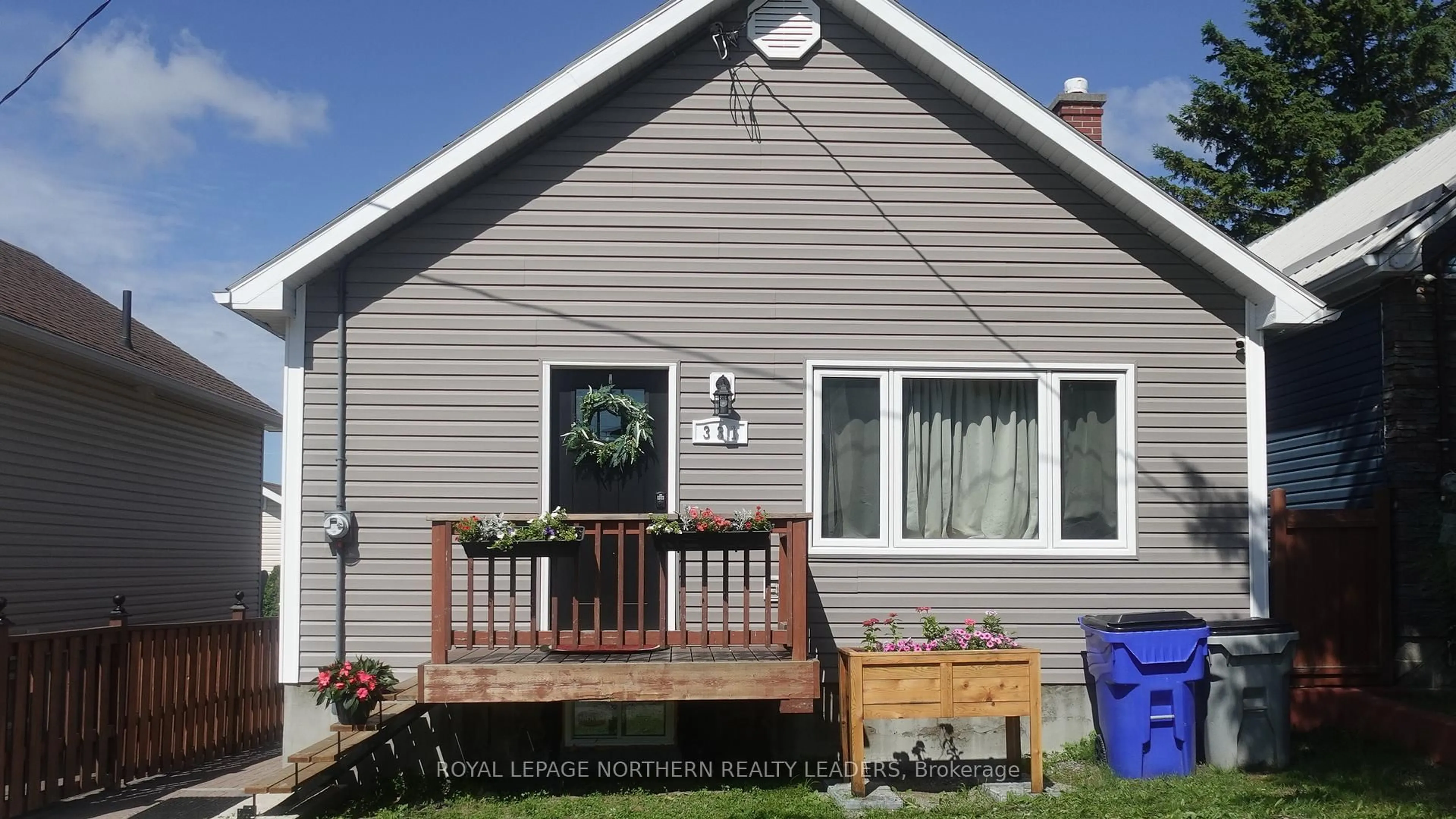 Home with vinyl exterior material, building for 331 Balsam St, Timmins Ontario P4N 2E6