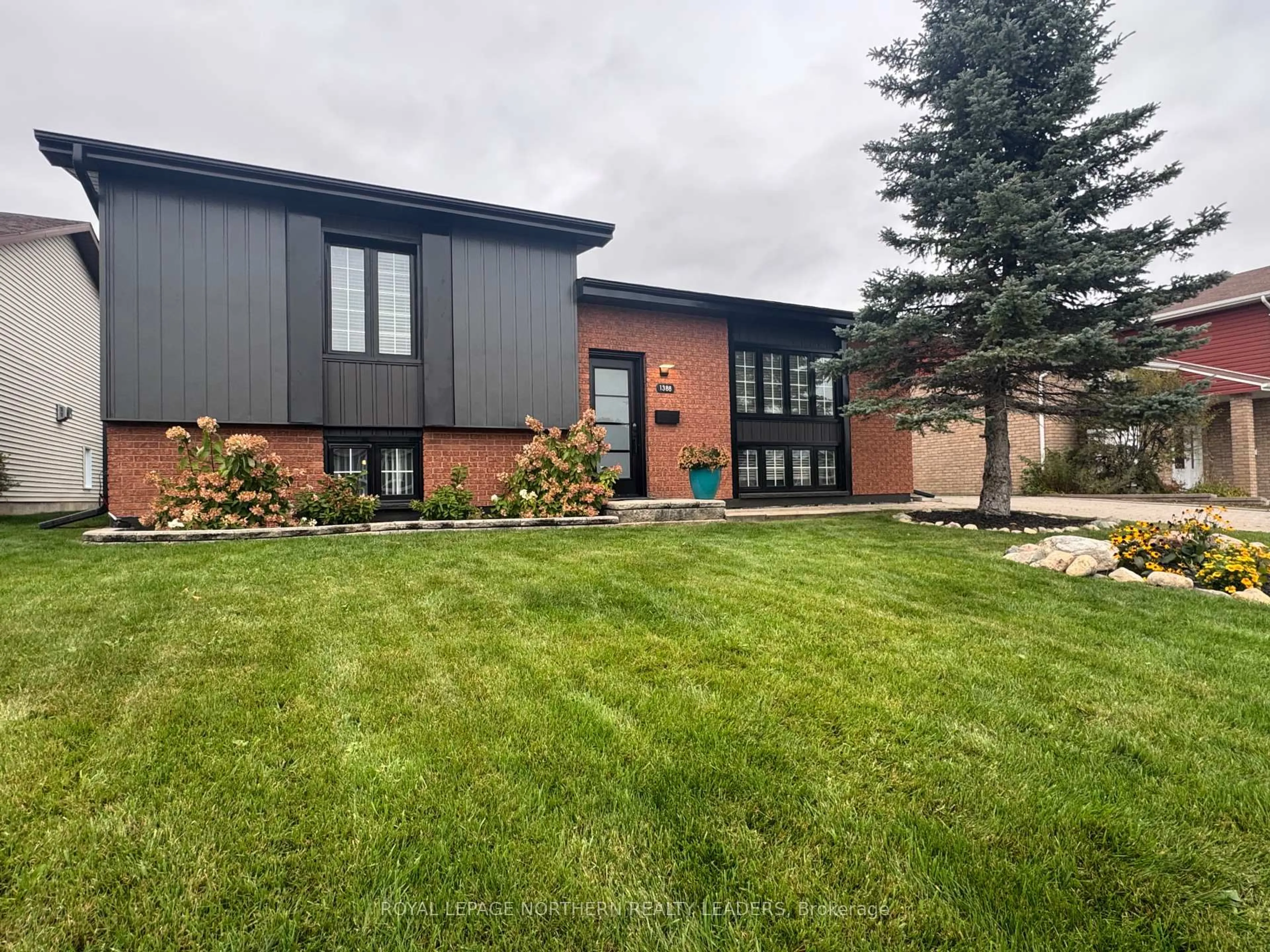 Home with brick exterior material, unknown for 1388 Richard Cres, Timmins Ontario P4R 1K8