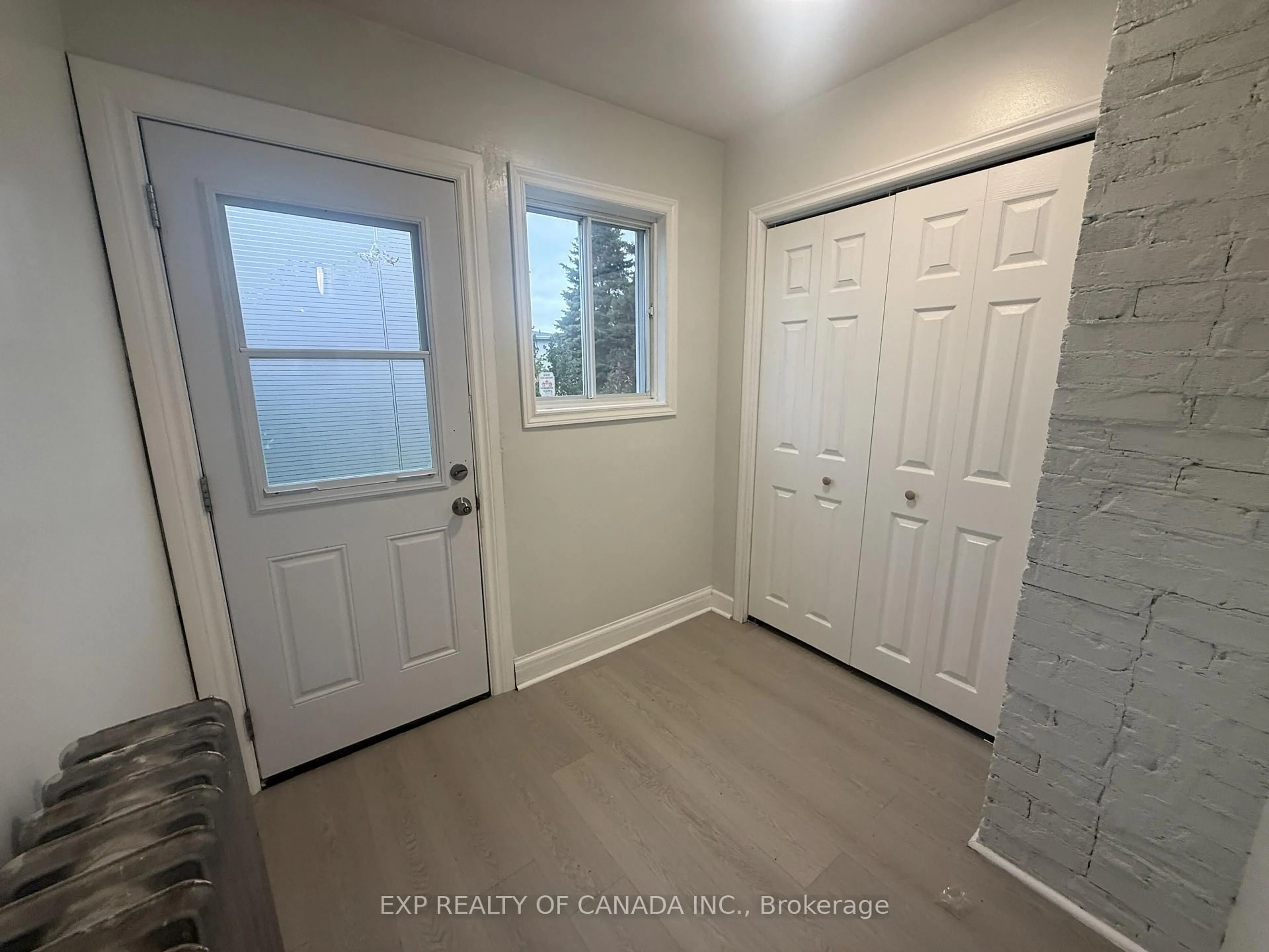 Indoor entryway for 515 Cedar St, Timmins Ontario P4N 2J2