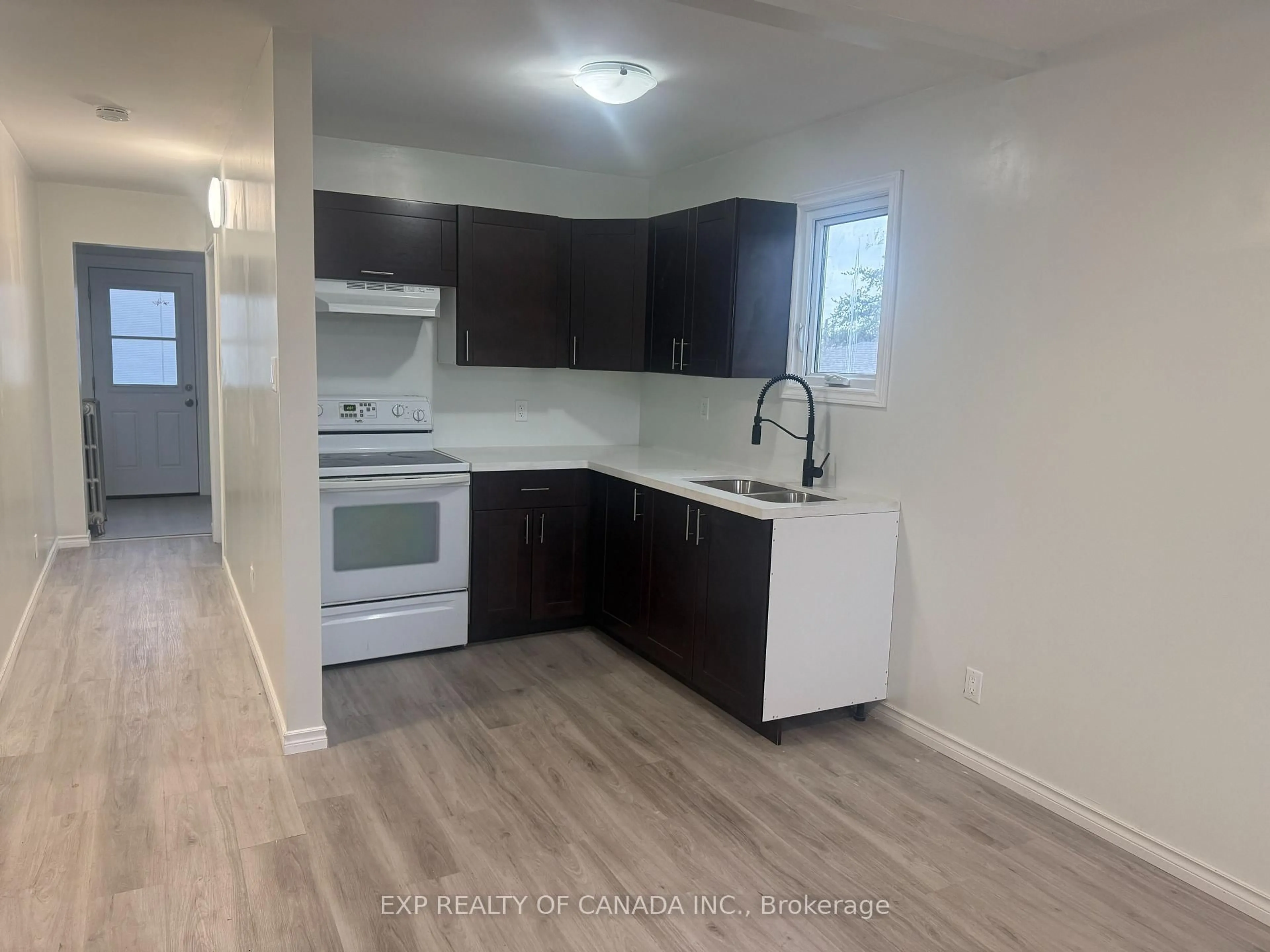 Standard kitchen, unknown for 515 Cedar St, Timmins Ontario P4N 2J2