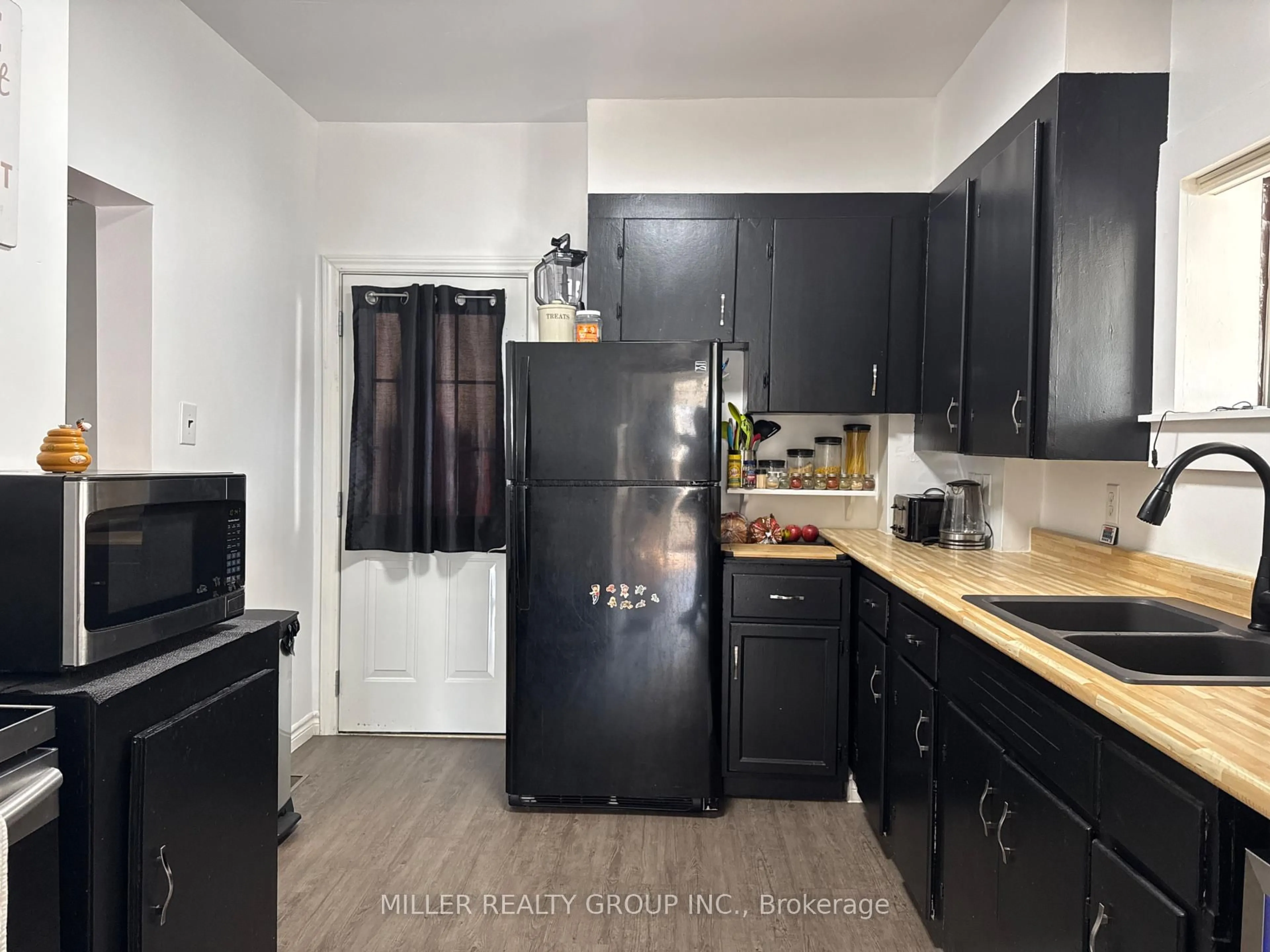 Standard kitchen, unknown for 439 Browning St, Temiskaming Shores Ontario P0J 1K0