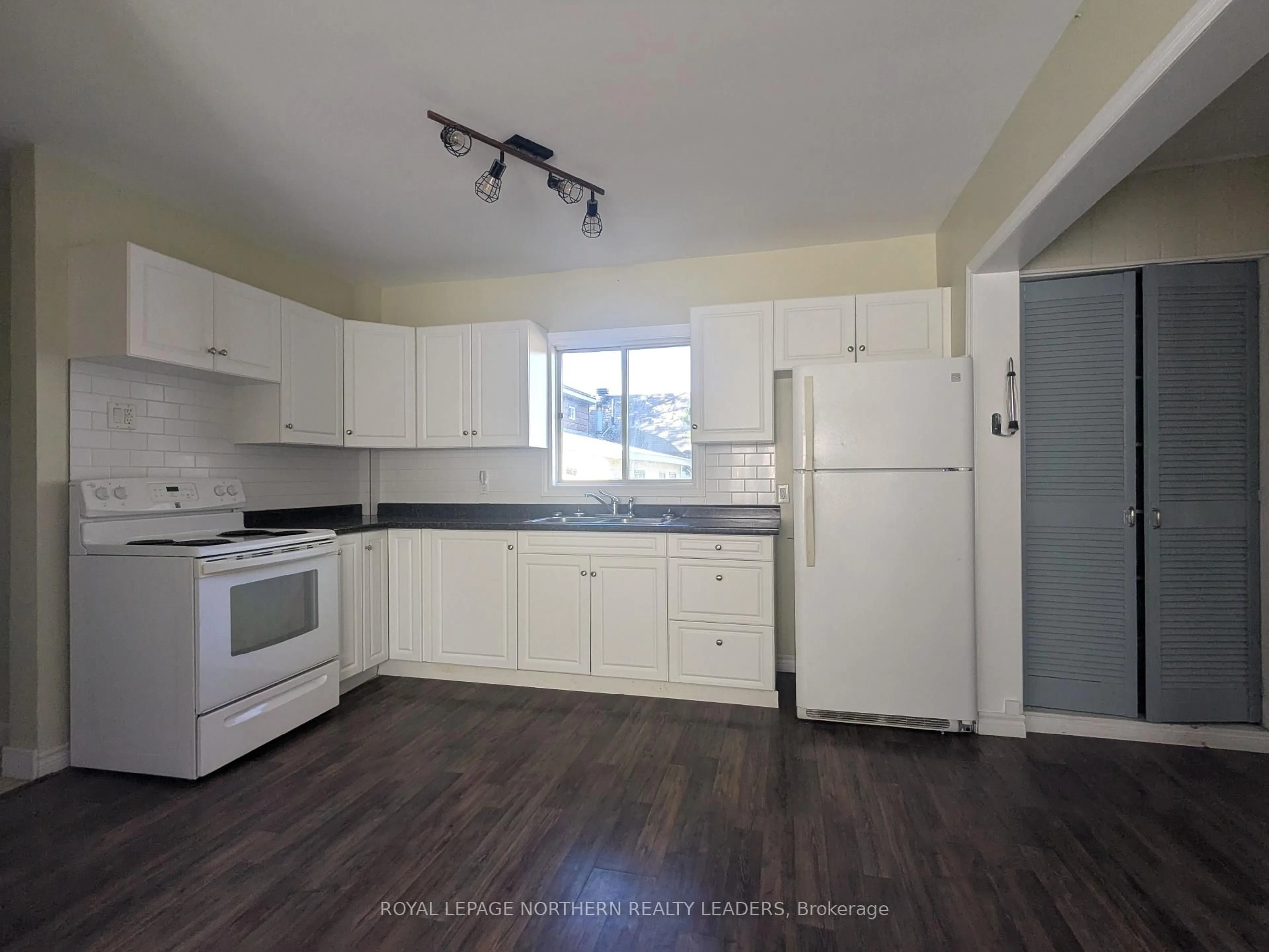 Standard kitchen, unknown for 62 Powell Ave, Timmins Ontario P0N 1H0