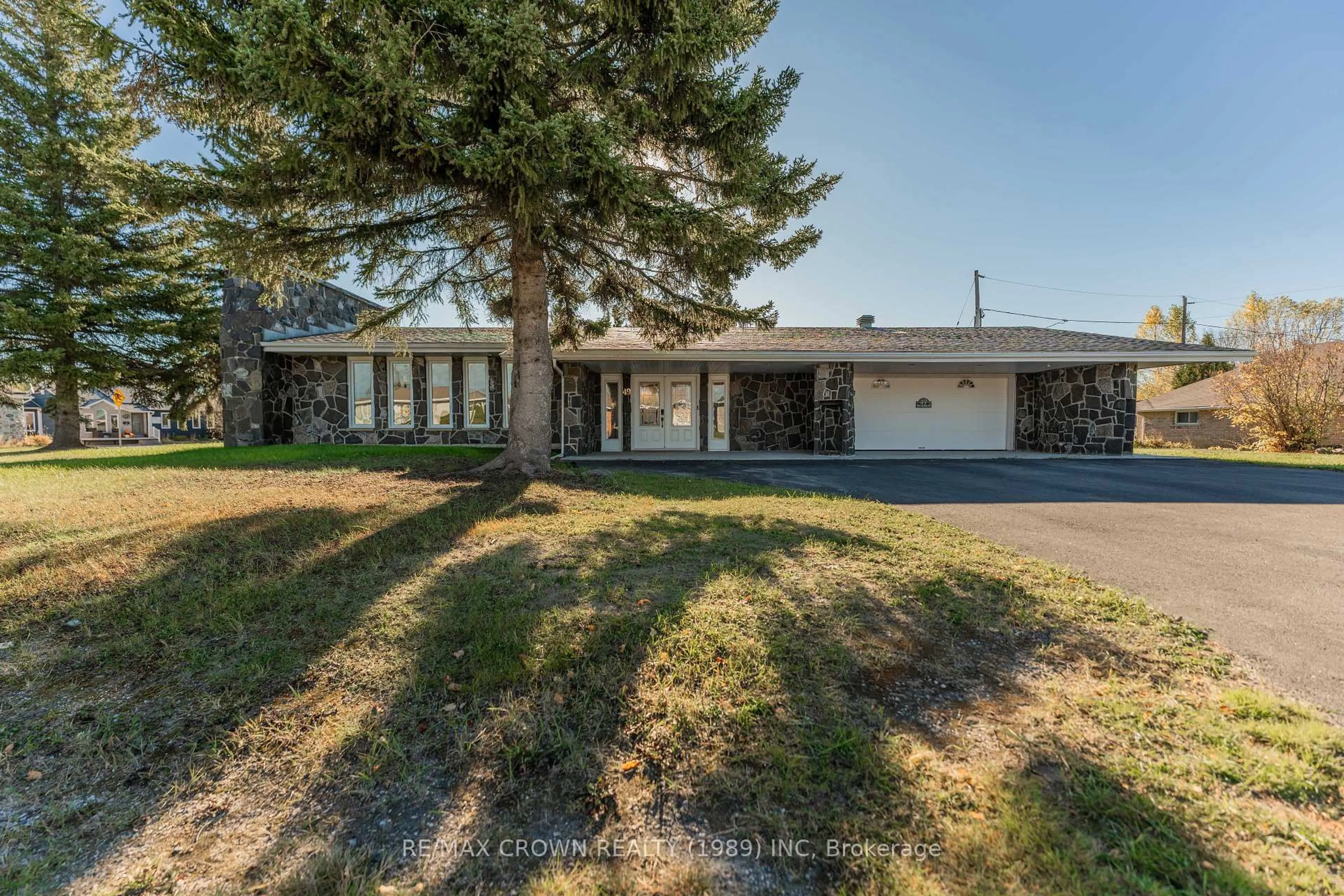 A pic from outside/outdoor area/front of a property/back of a property/a pic from drone, street for 49 Hazel St, Kapuskasing Ontario P5N 2Z7