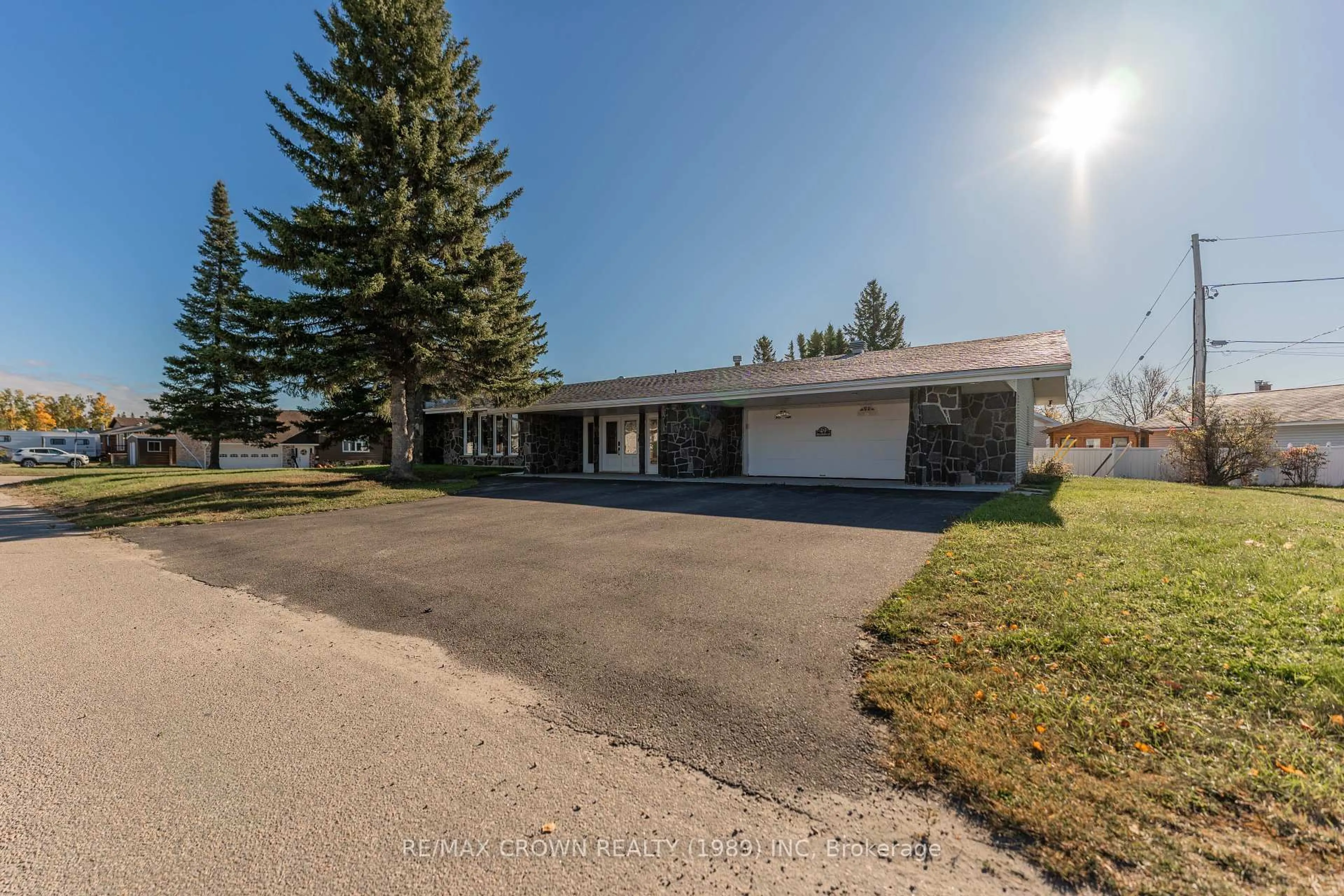 A pic from outside/outdoor area/front of a property/back of a property/a pic from drone, street for 49 Hazel St, Kapuskasing Ontario P5N 2Z7