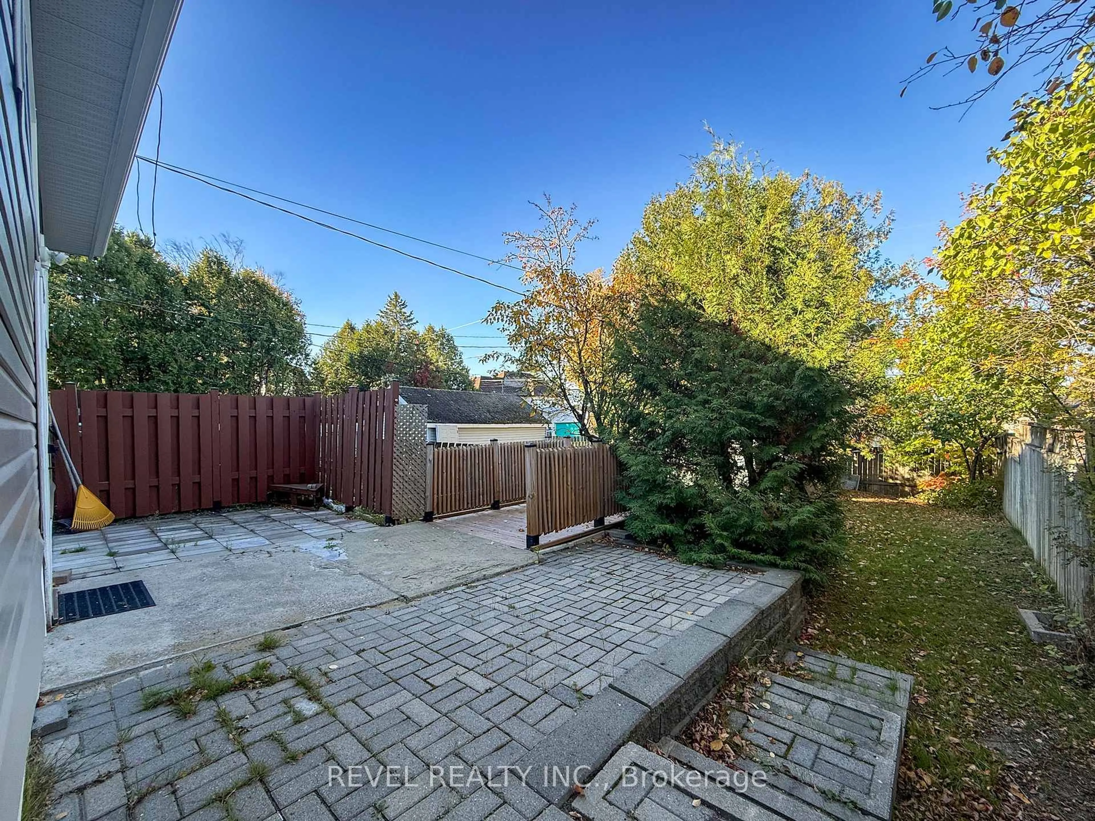 A pic from outside/outdoor area/front of a property/back of a property/a pic from drone, street for 223 Cherry St, Timmins Ontario P4N 6W3