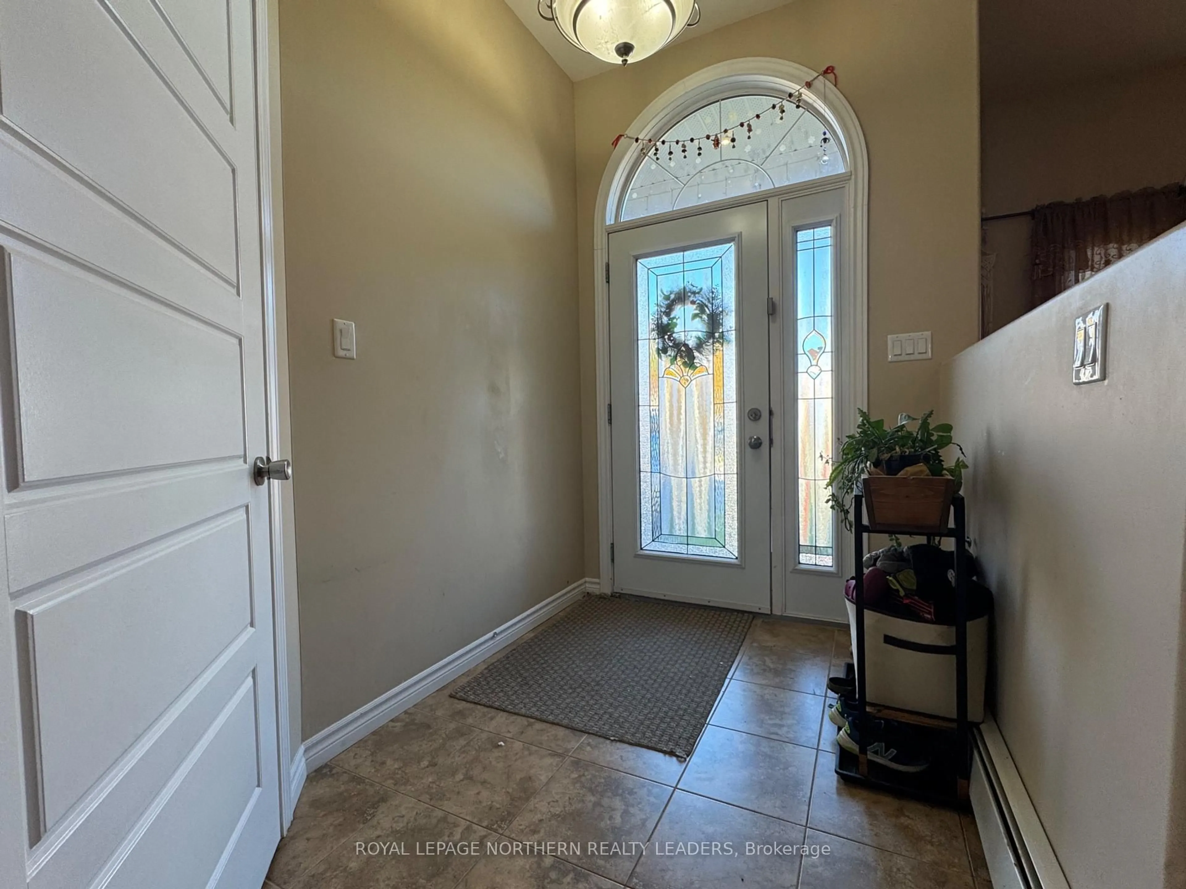 Indoor entryway for 55 Brian Romain Dr, Timmins Ontario P4P 0A3