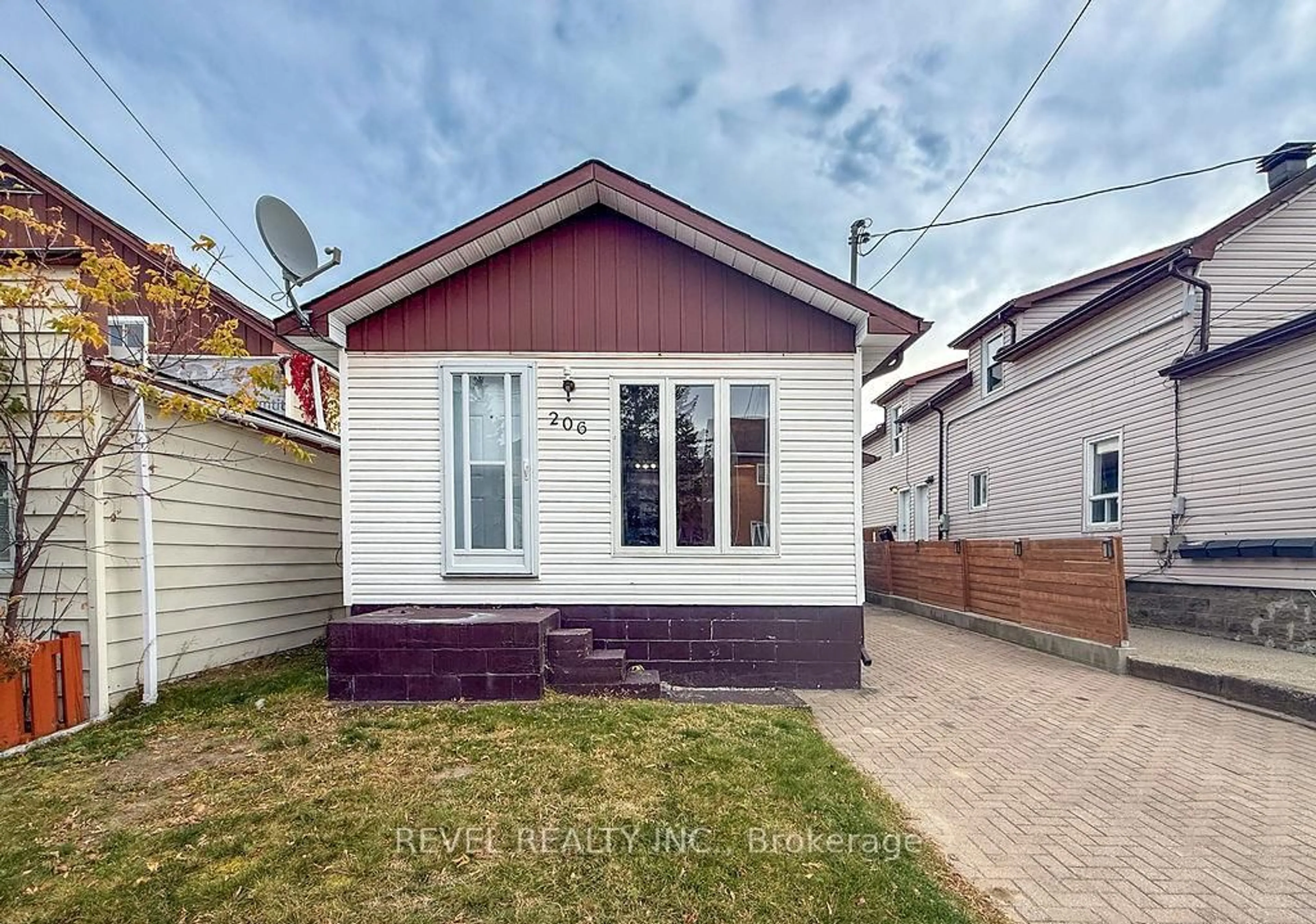 Unknown for 206 Birch St, Timmins Ontario P4N 2B1