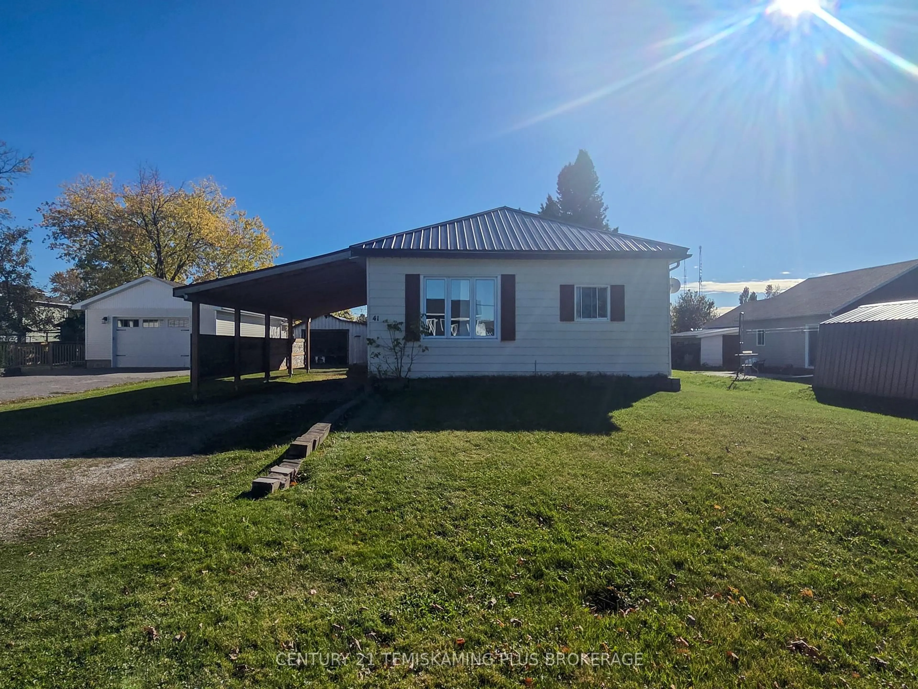 A pic from outside/outdoor area/front of a property/back of a property/a pic from drone, unknown for 41 Eleventh St, Armstrong Ontario P0J 1E0