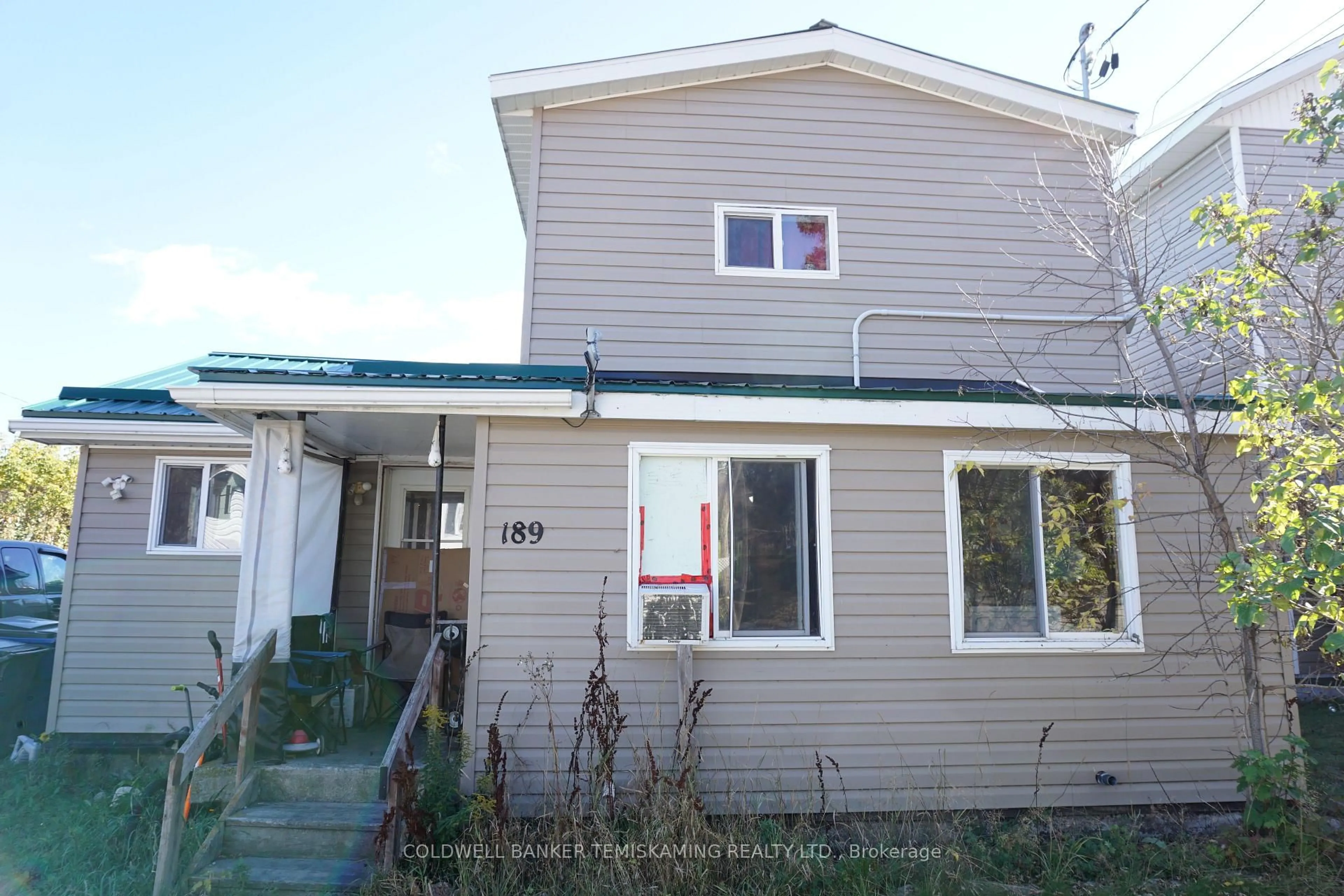 Home with vinyl exterior material, street for 189 LANG St, Cobalt Ontario P0J 1C0