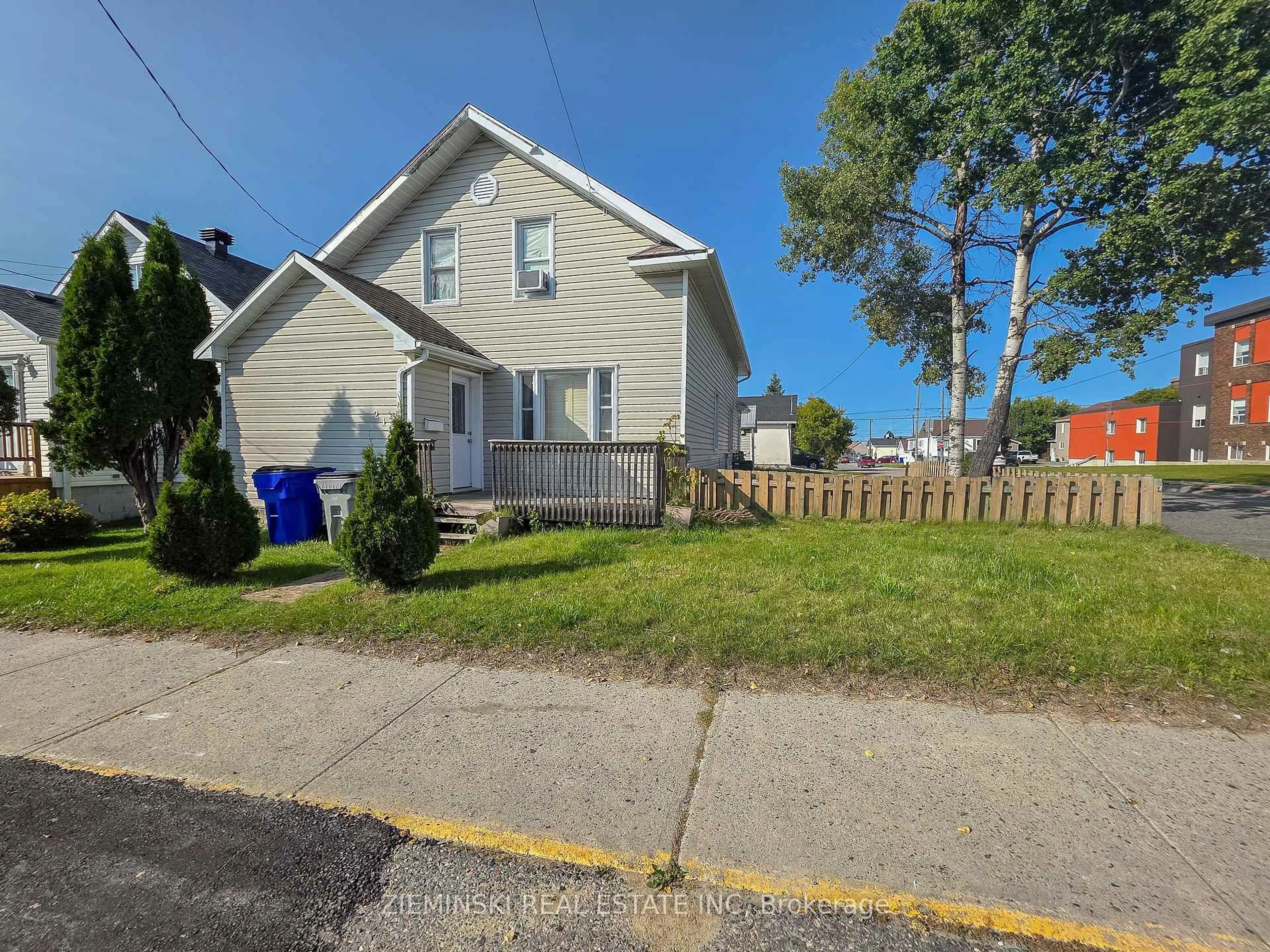 Unknown for 210 Commercial Ave, Timmins Ontario P4N 2X4