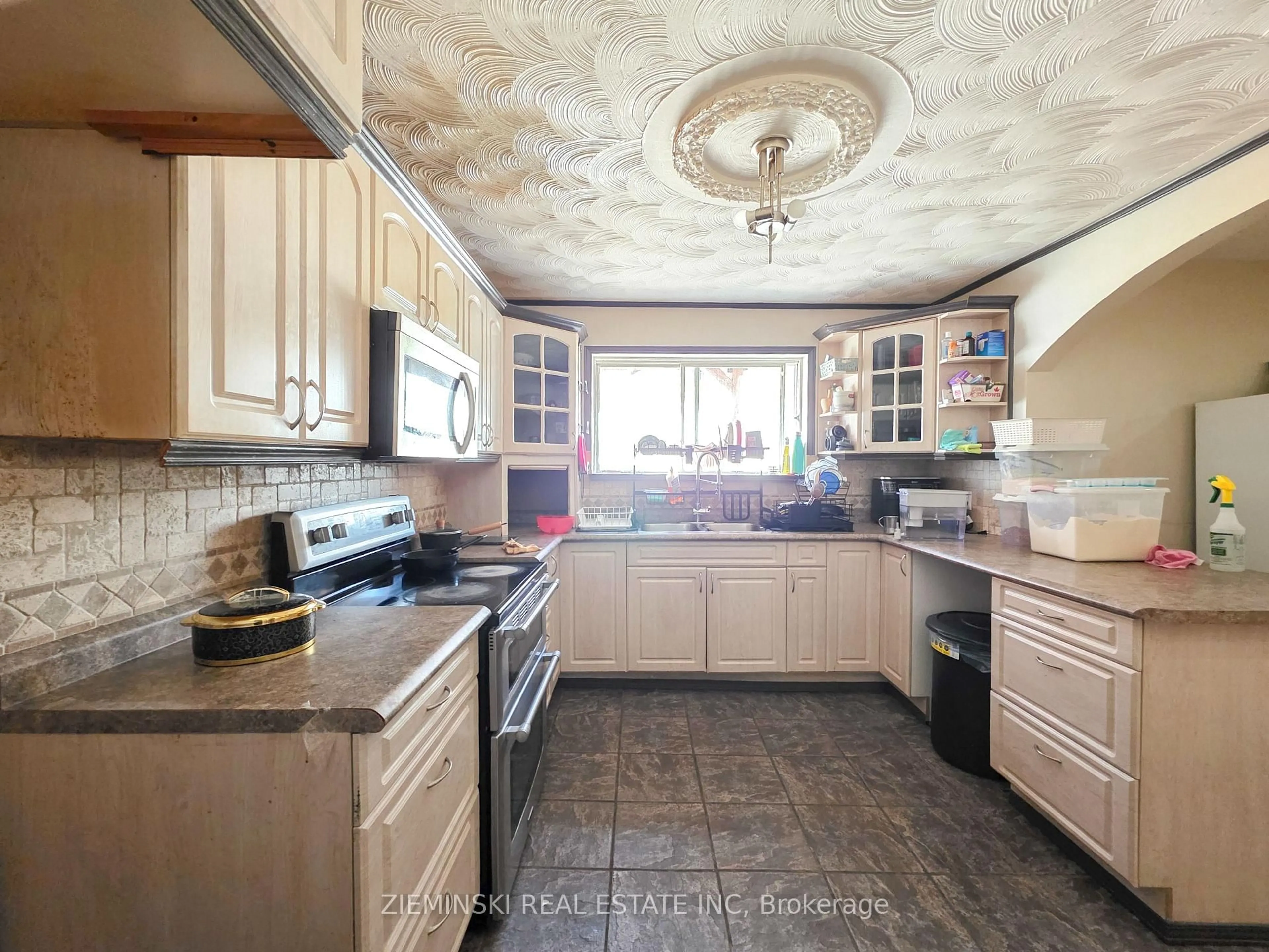 Unknown for 210 Commercial Ave, Timmins Ontario P4N 2X4