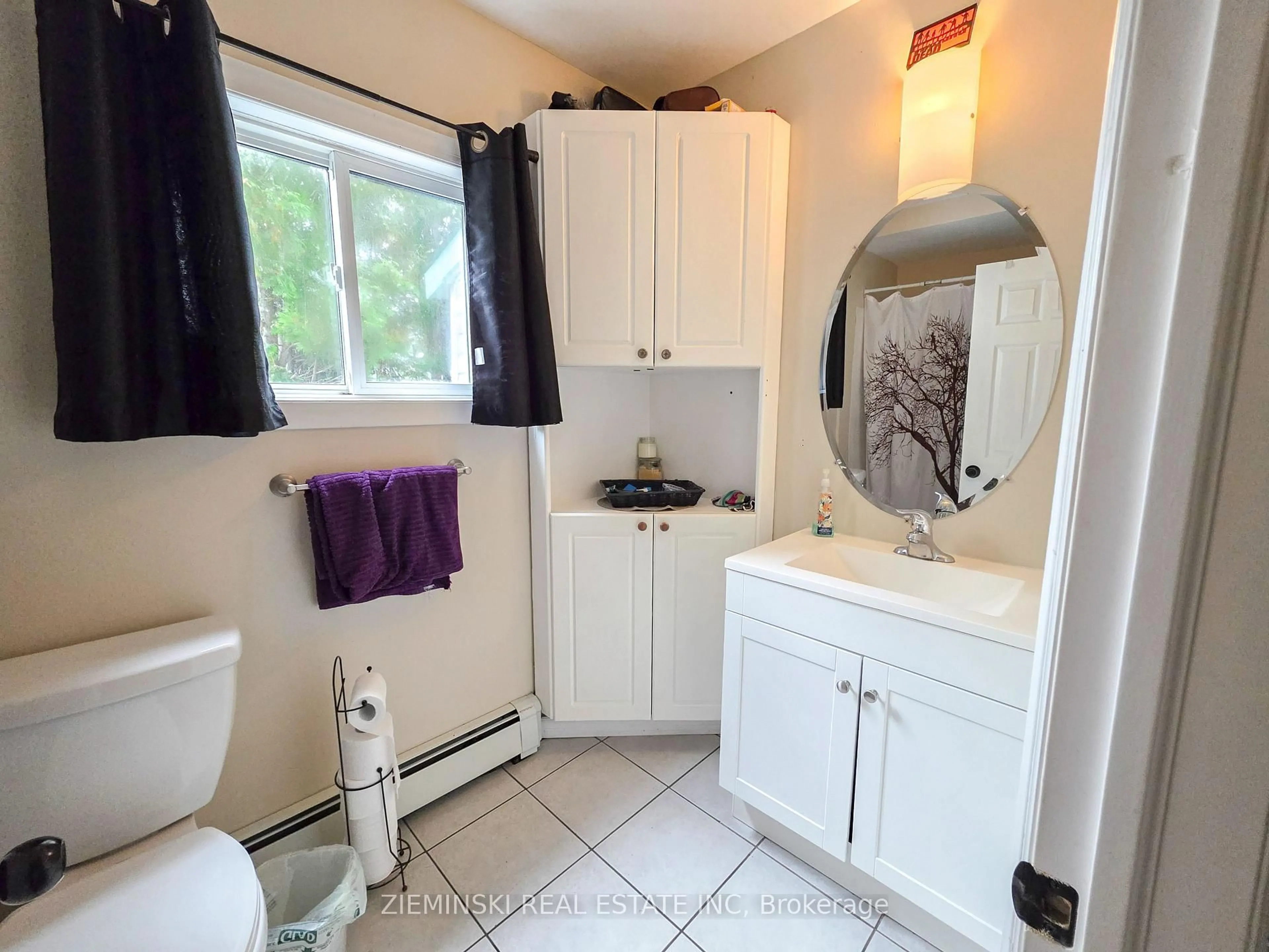 Standard bathroom, ceramic/tile floor for 430 Toke St, Timmins Ontario P4N 6V8