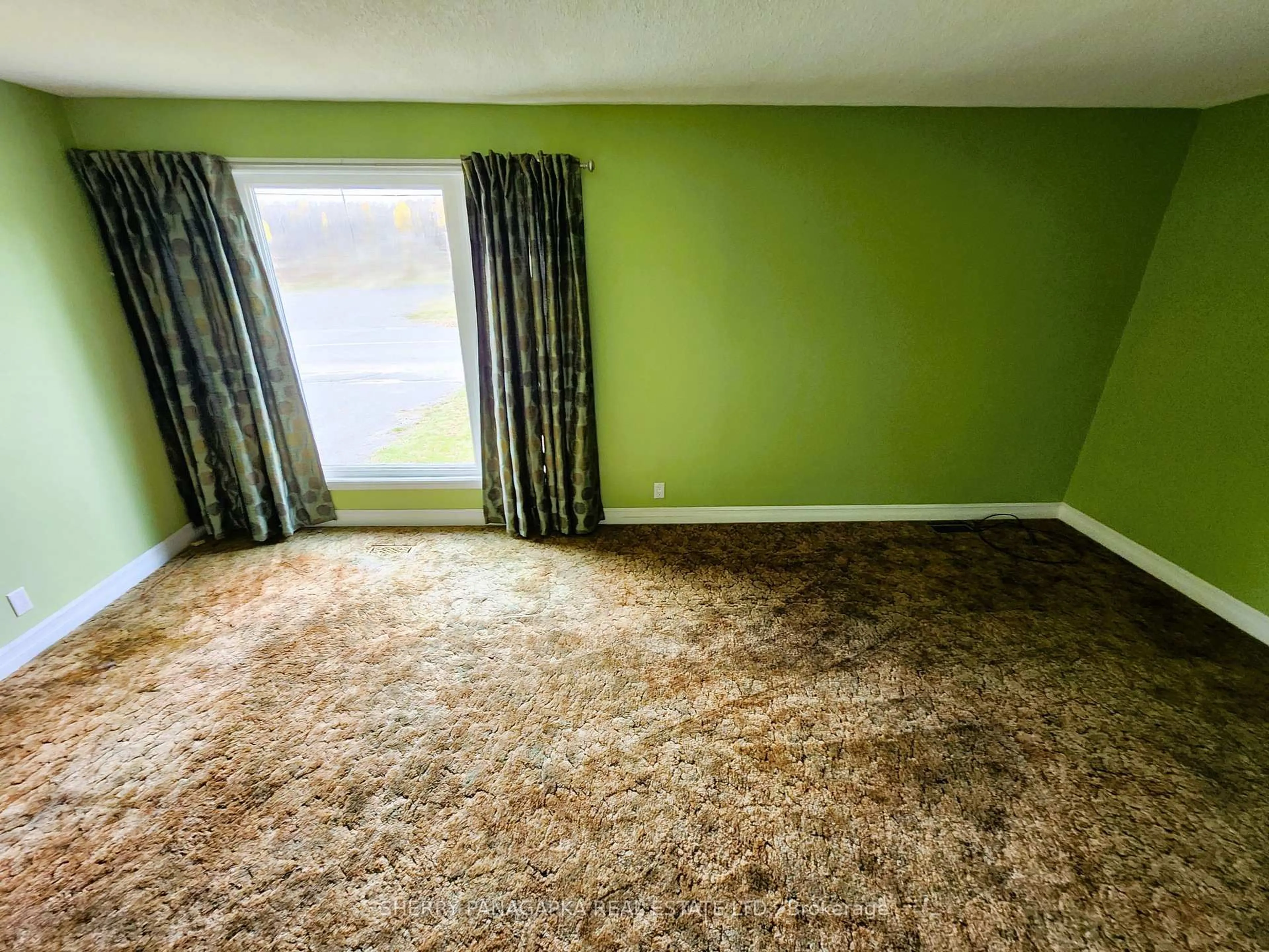 A pic of a room for 137 Main St, Kirkland Lake Ontario P2N 3G2