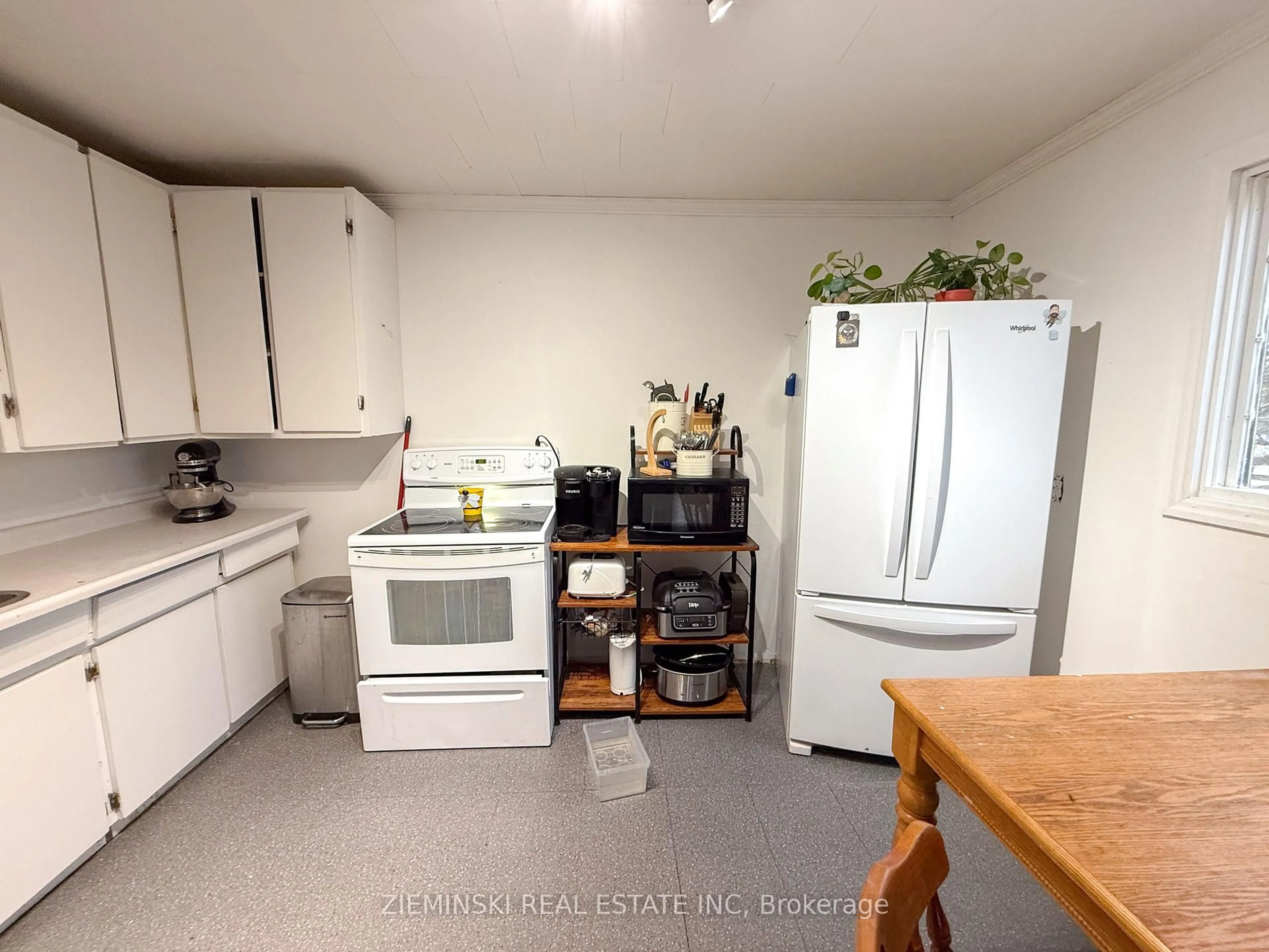 Standard kitchen, unknown for 168 Nellie Lake Rd, Iroquois Falls Ontario P0K 1G0