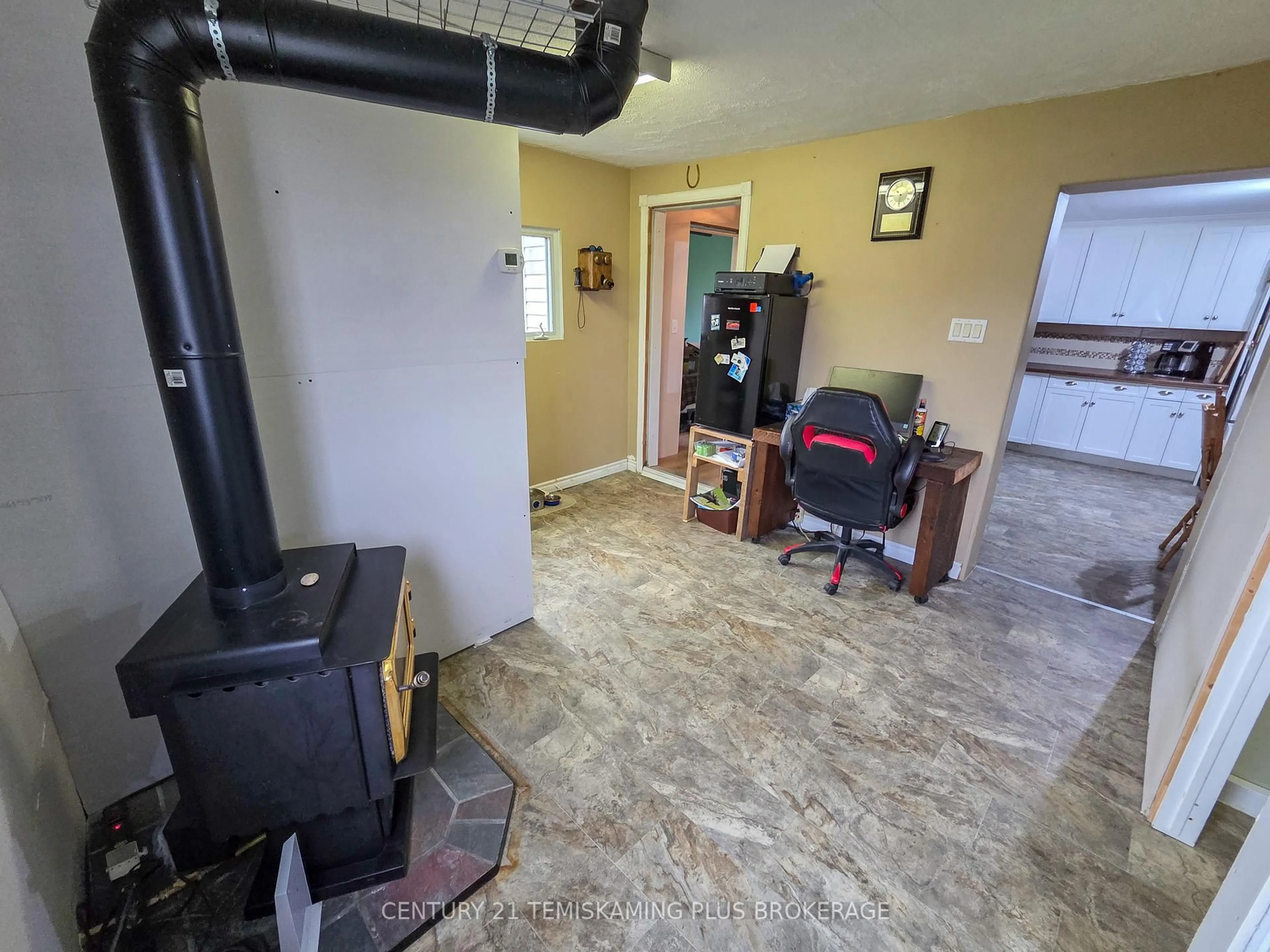 A pic of a room for 28 Fifth St, Timiskaming Ontario P0J 1G0