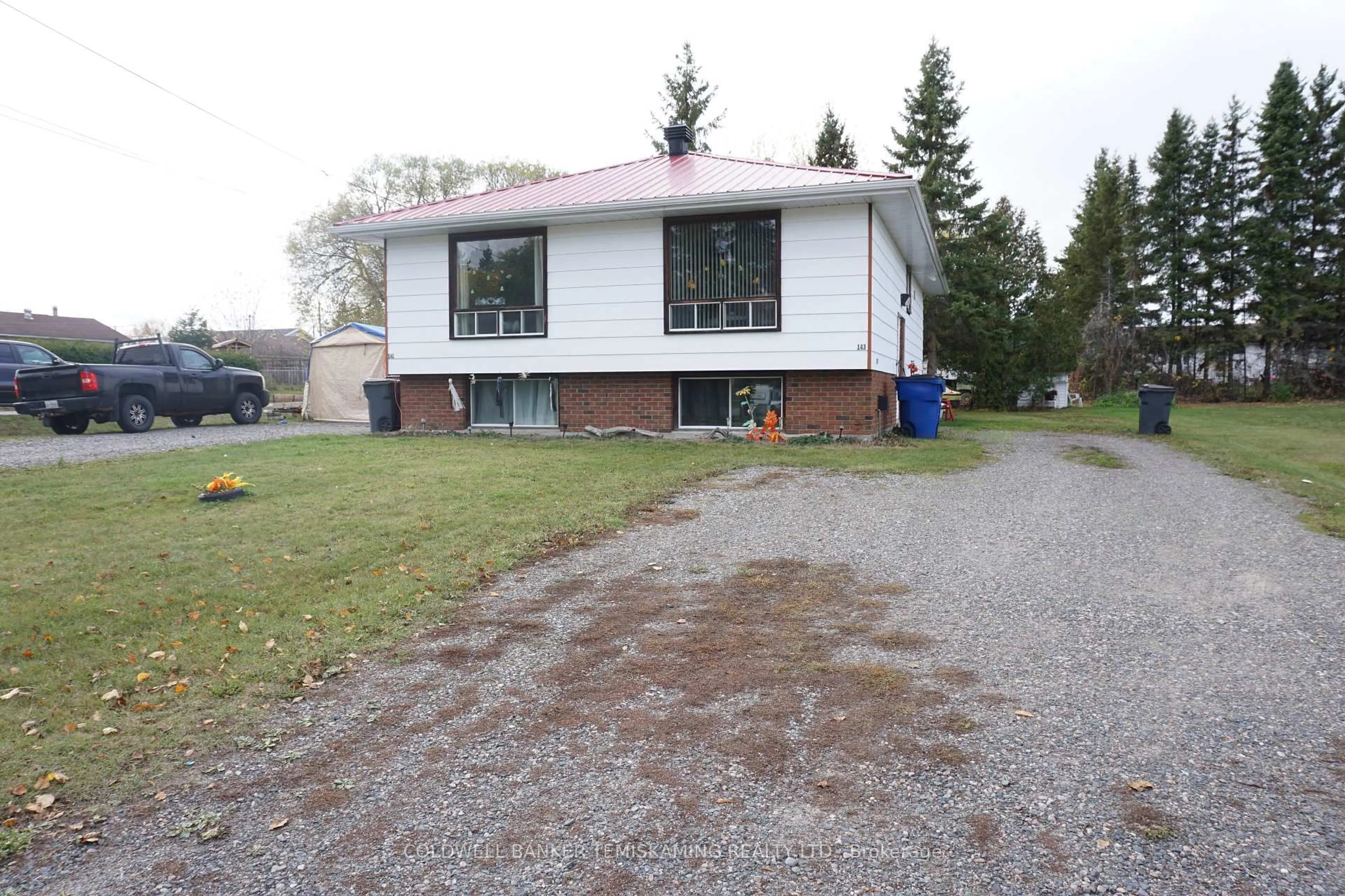 Unknown for 141-143 Station St, Temiskaming Shores Ontario P0J 1R0