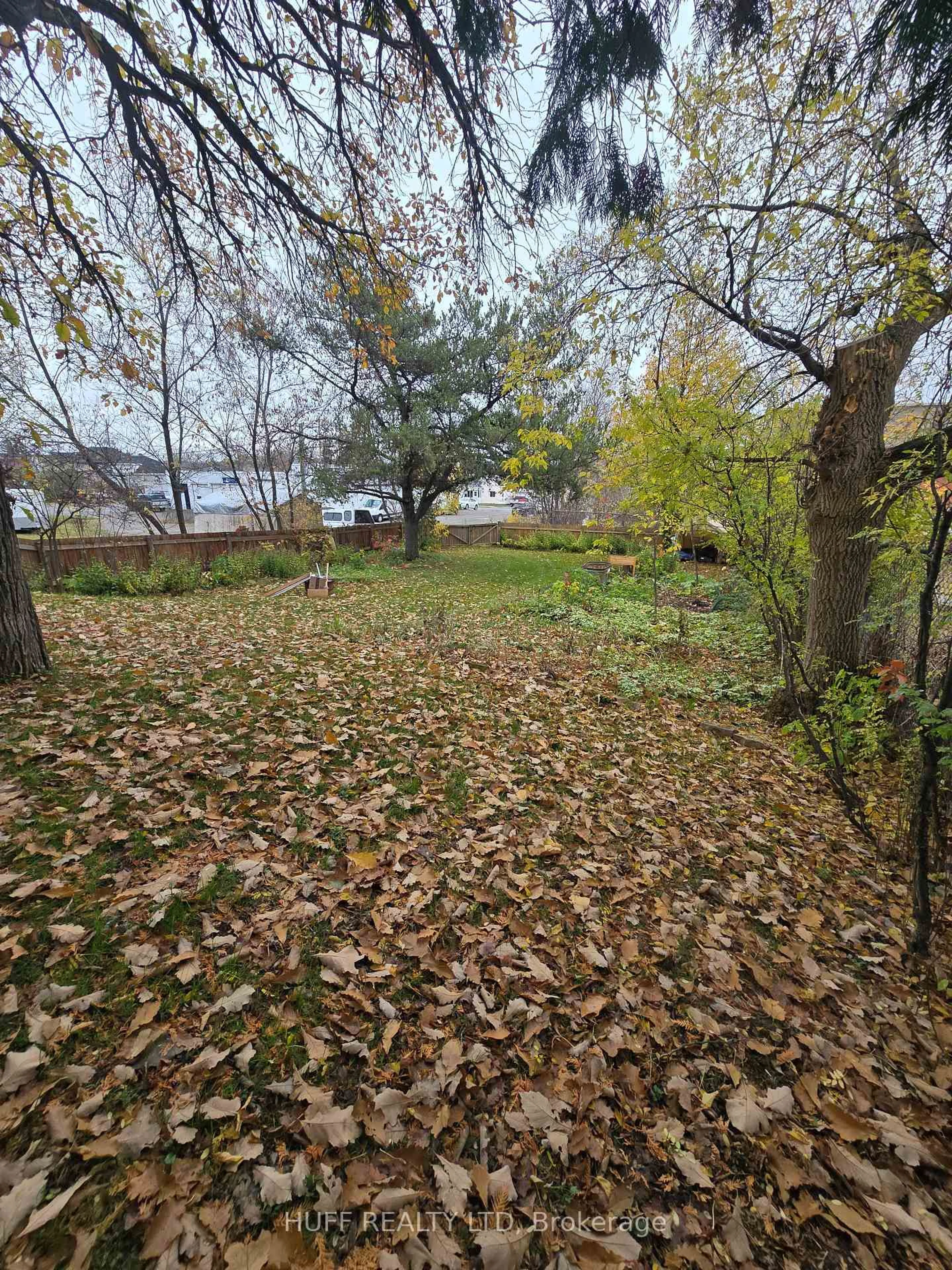 A pic from outside/outdoor area/front of a property/back of a property/a pic from drone, water/lake/river/ocean view for 95 Dymond Cres, Temiskaming Shores Ontario P0J 1P0