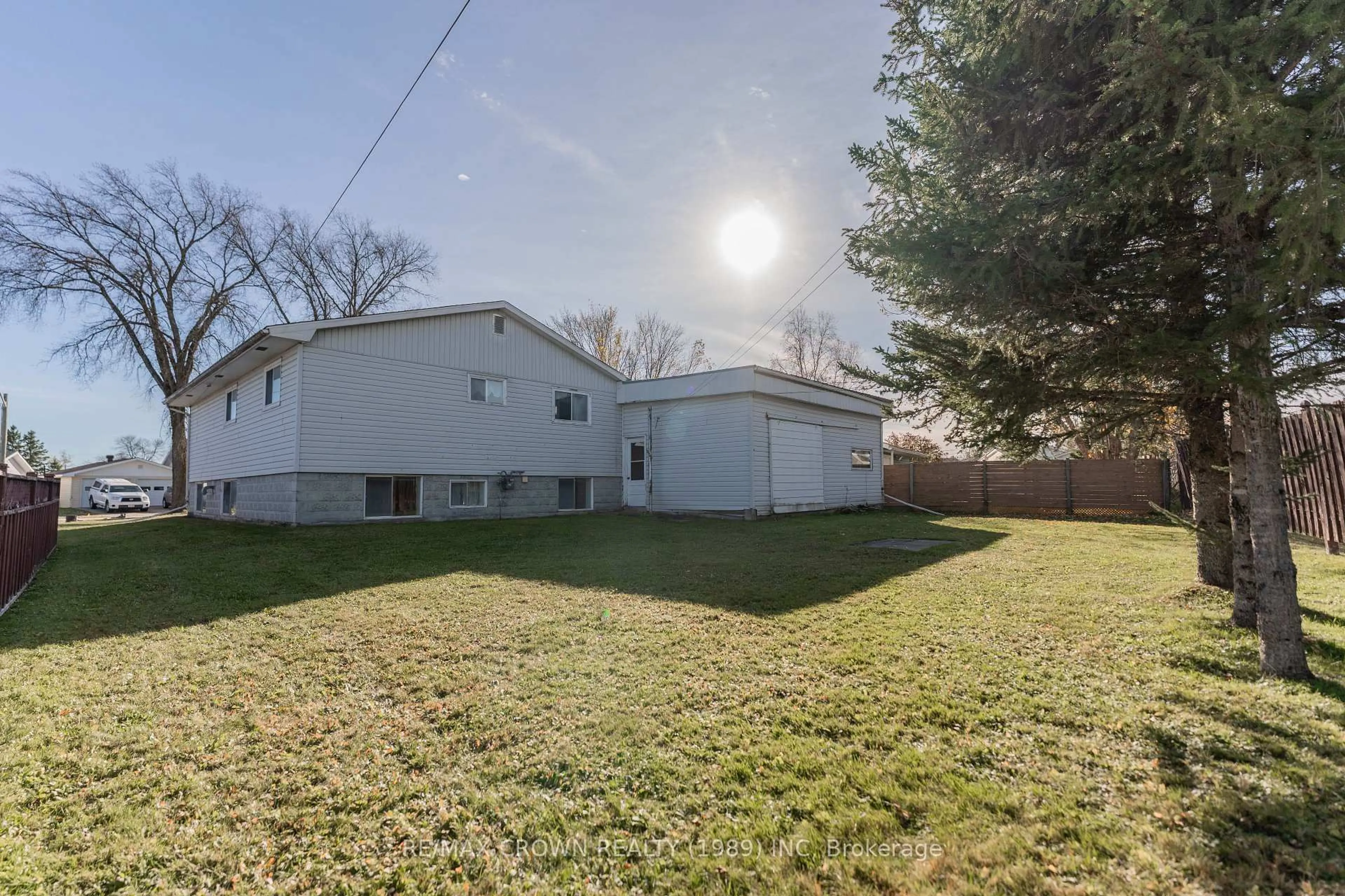 A pic from outside/outdoor area/front of a property/back of a property/a pic from drone, street for 34 Maple Dr, Kapuskasing Ontario P5N 2A6