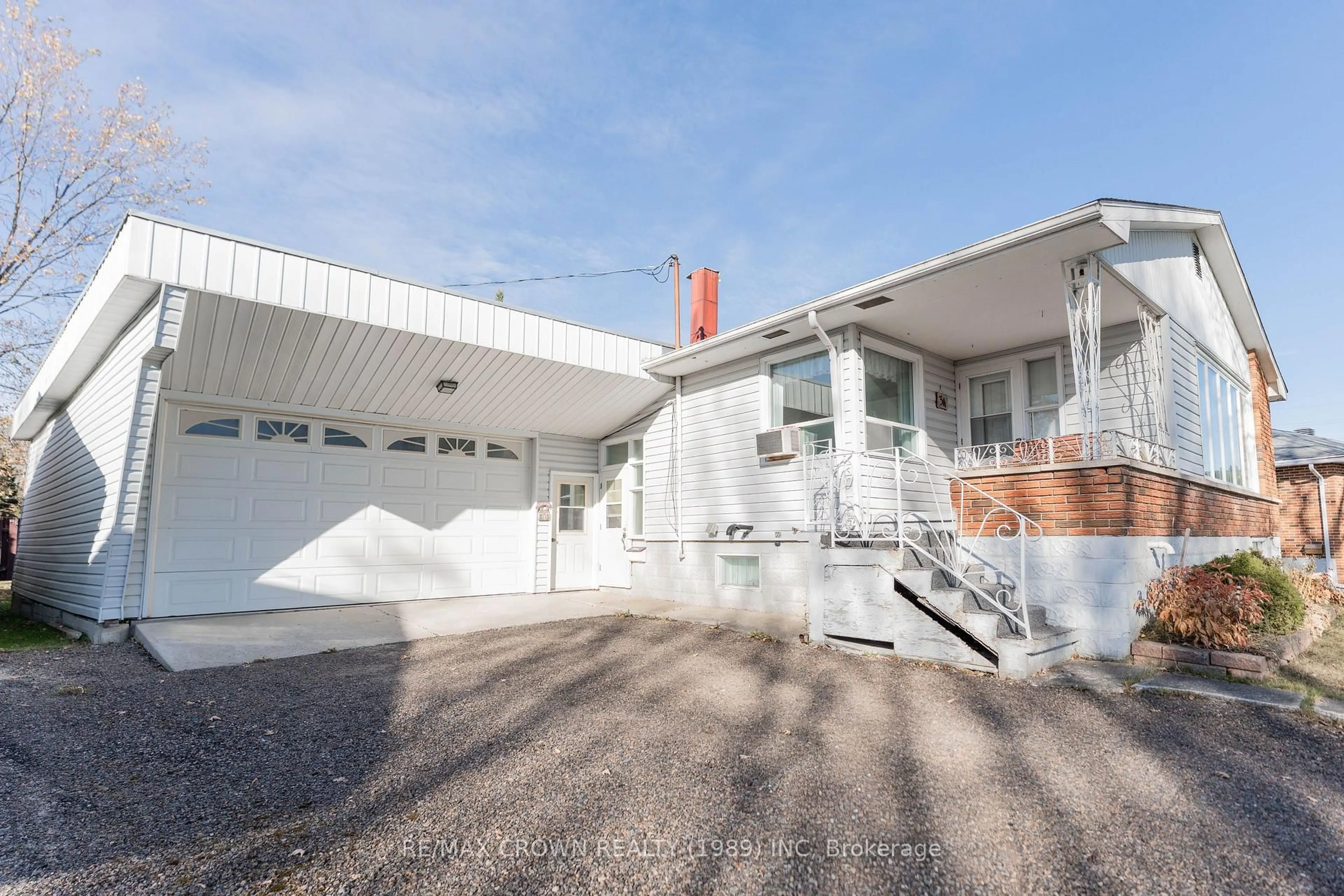 Indoor foyer for 34 Maple Dr, Kapuskasing Ontario P5N 2A6