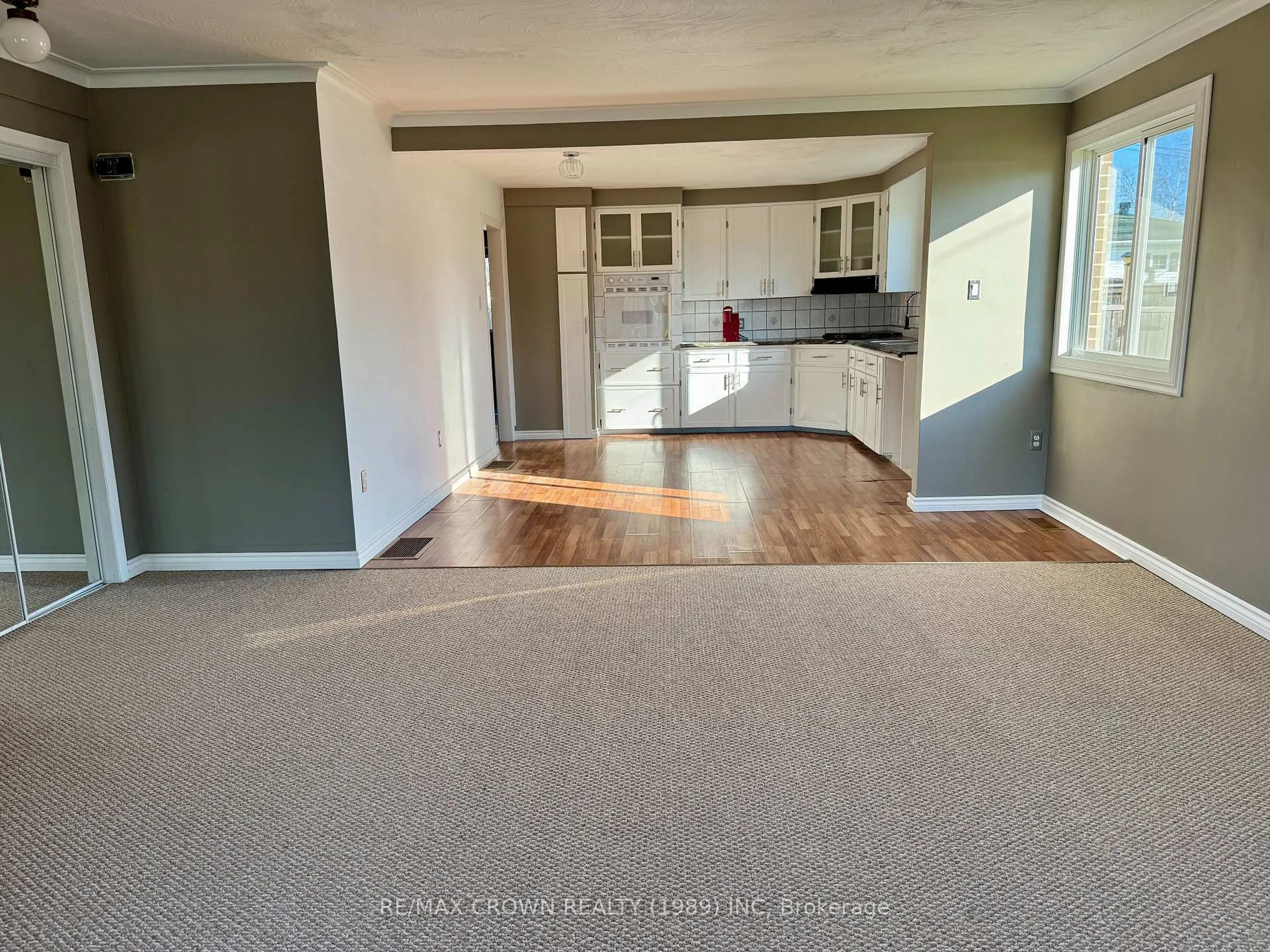 Unknown for 27 Ottawa St, Kapuskasing Ontario P5N 1Y6