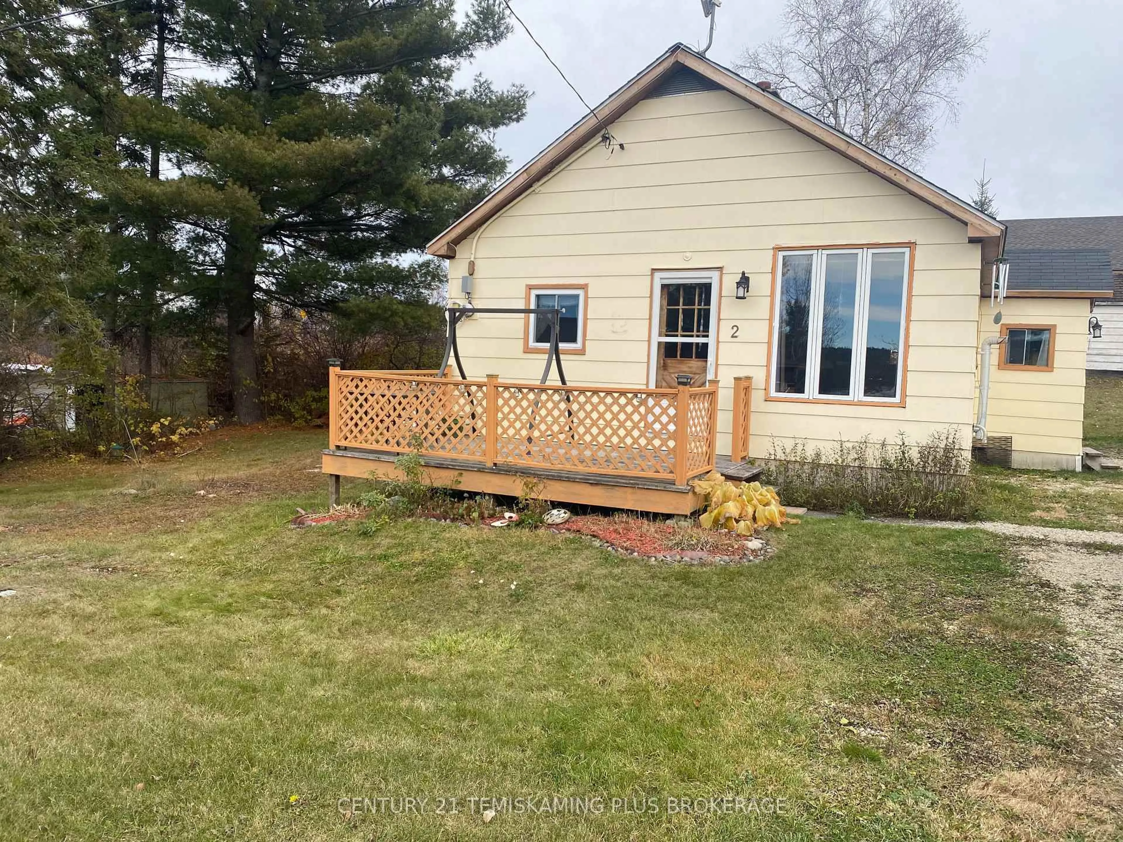 A pic from outside/outdoor area/front of a property/back of a property/a pic from drone, unknown for 2 King St, Timiskaming Ontario P0J 1N0