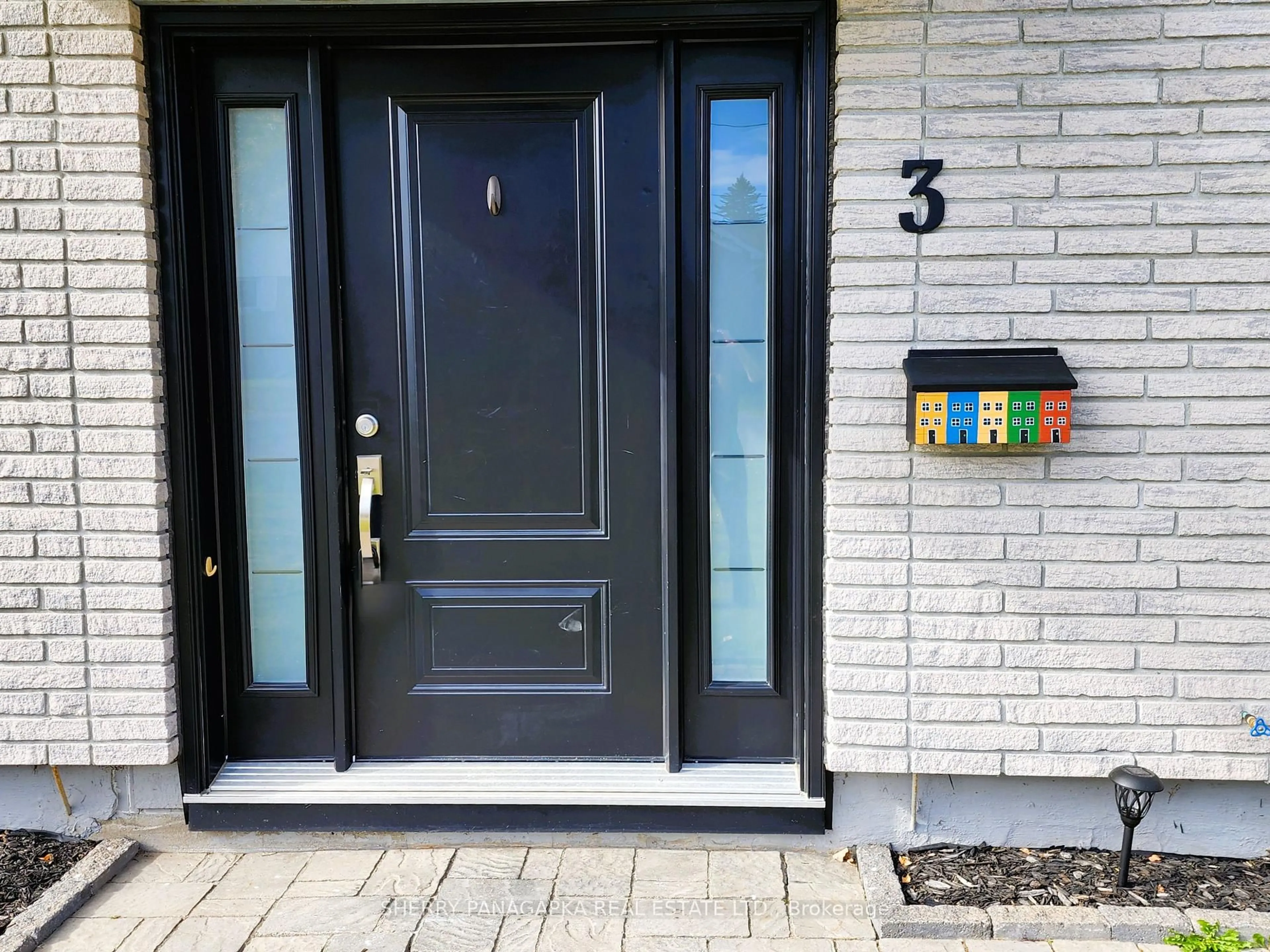 Indoor entryway for 3 McPhee Ave, Kirkland Lake Ontario P2N 1M1