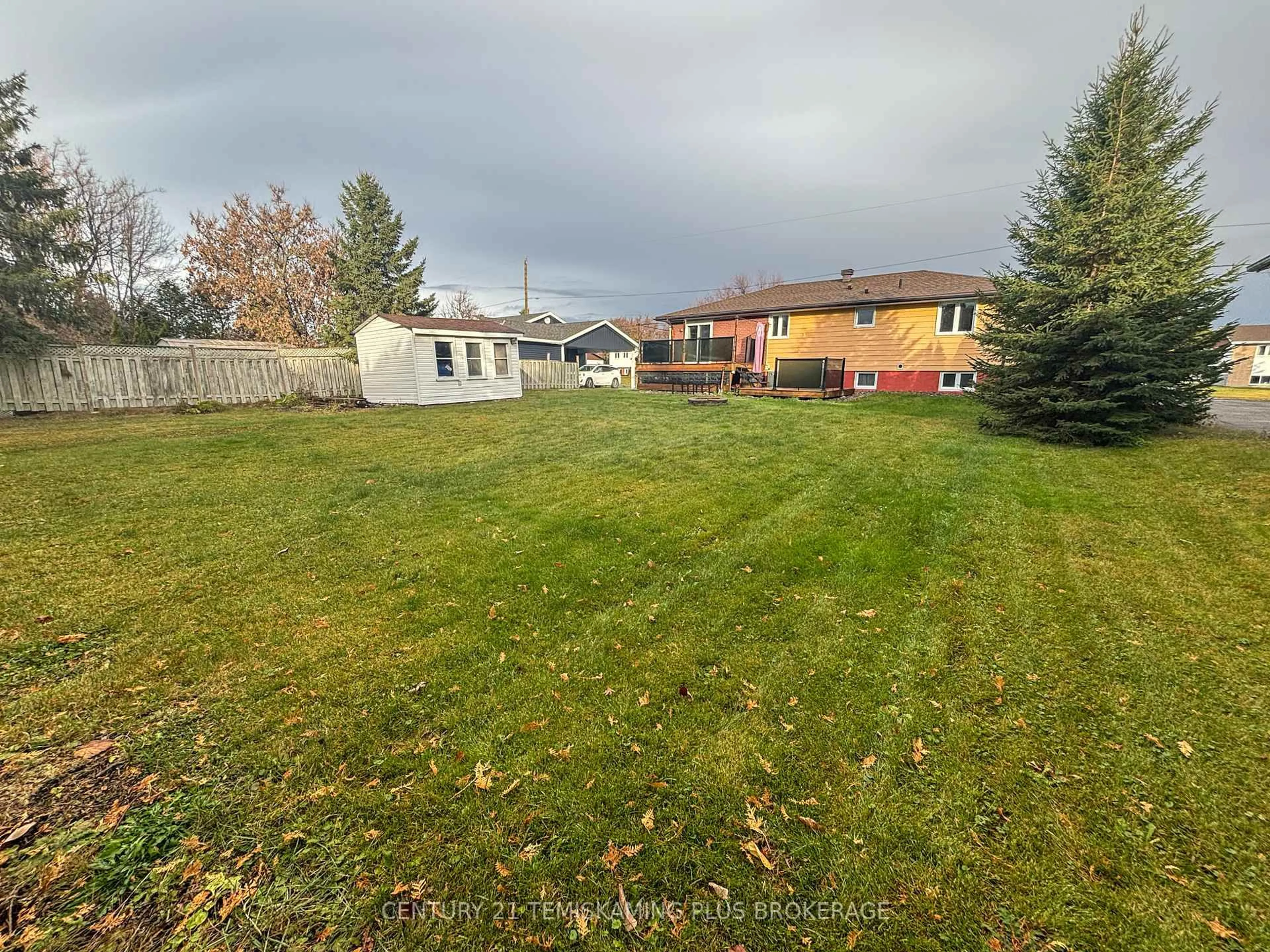 A pic from outside/outdoor area/front of a property/back of a property/a pic from drone, unknown for 278 Laurette St, Temiskaming Shores Ontario P0J 1P0