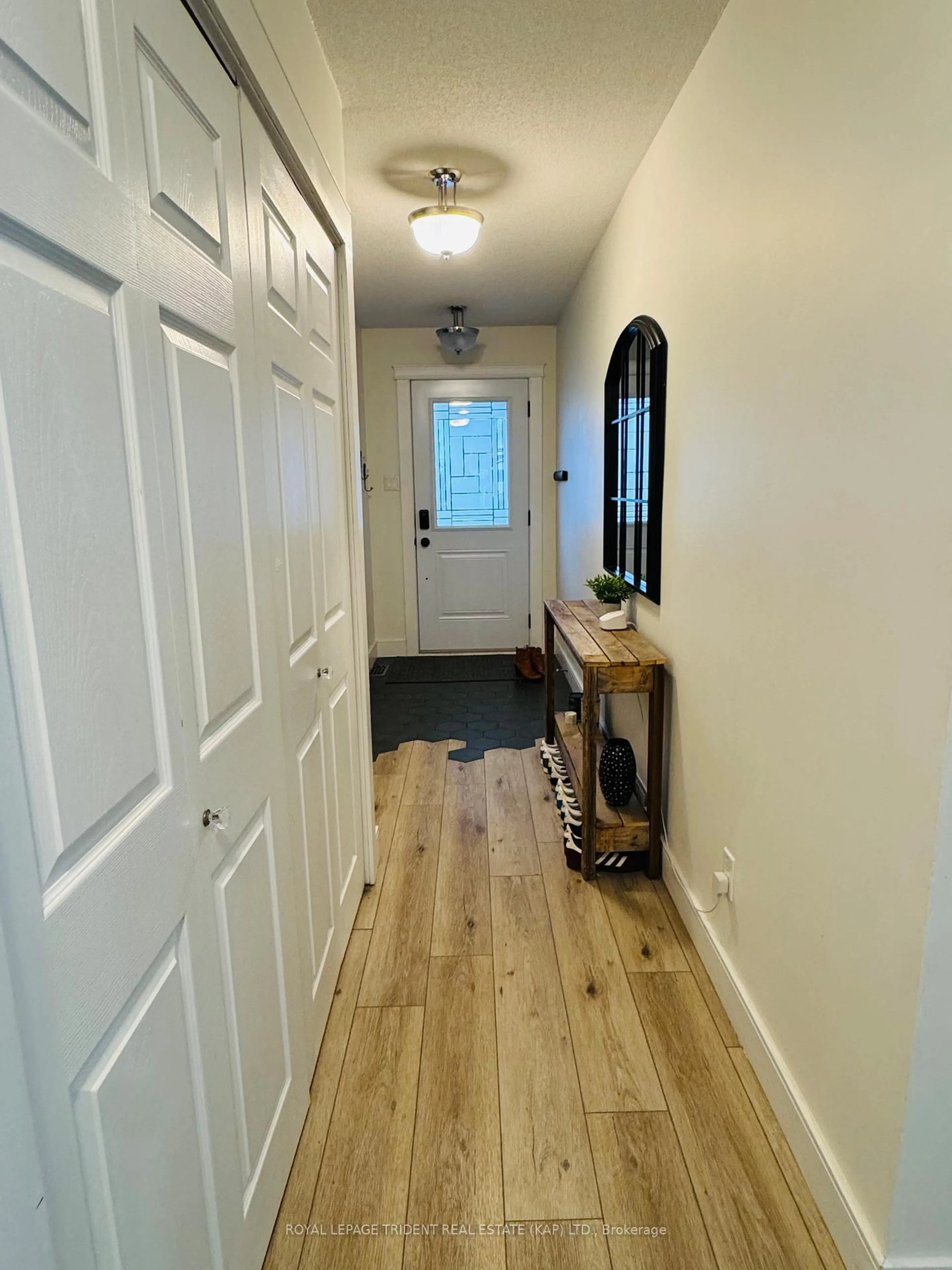 Indoor entryway for 14 Borden Ave, Kapuskasing Ontario P5N 3A5