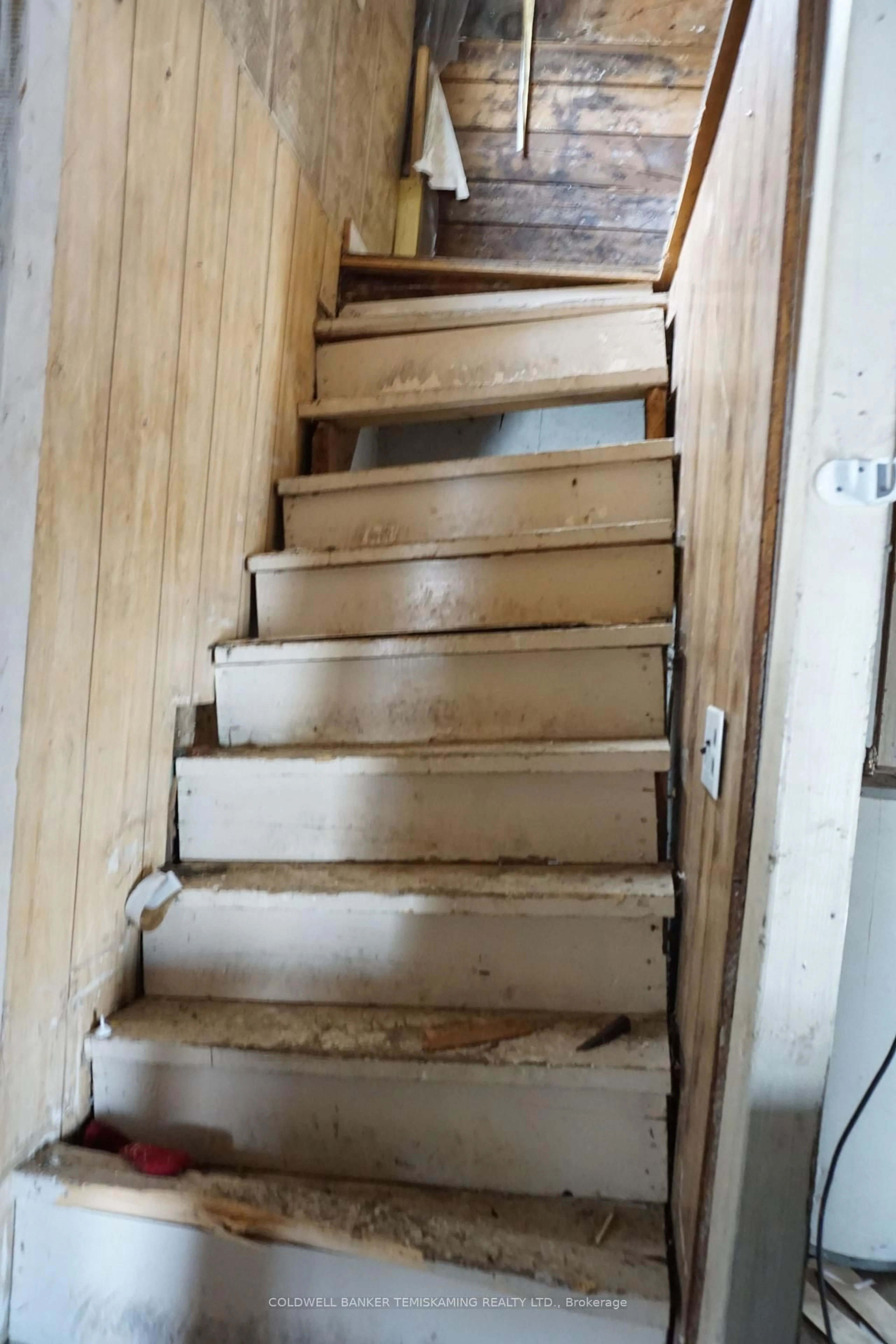 Stairs for 29 First St, Cobalt Ontario P0J 1C0