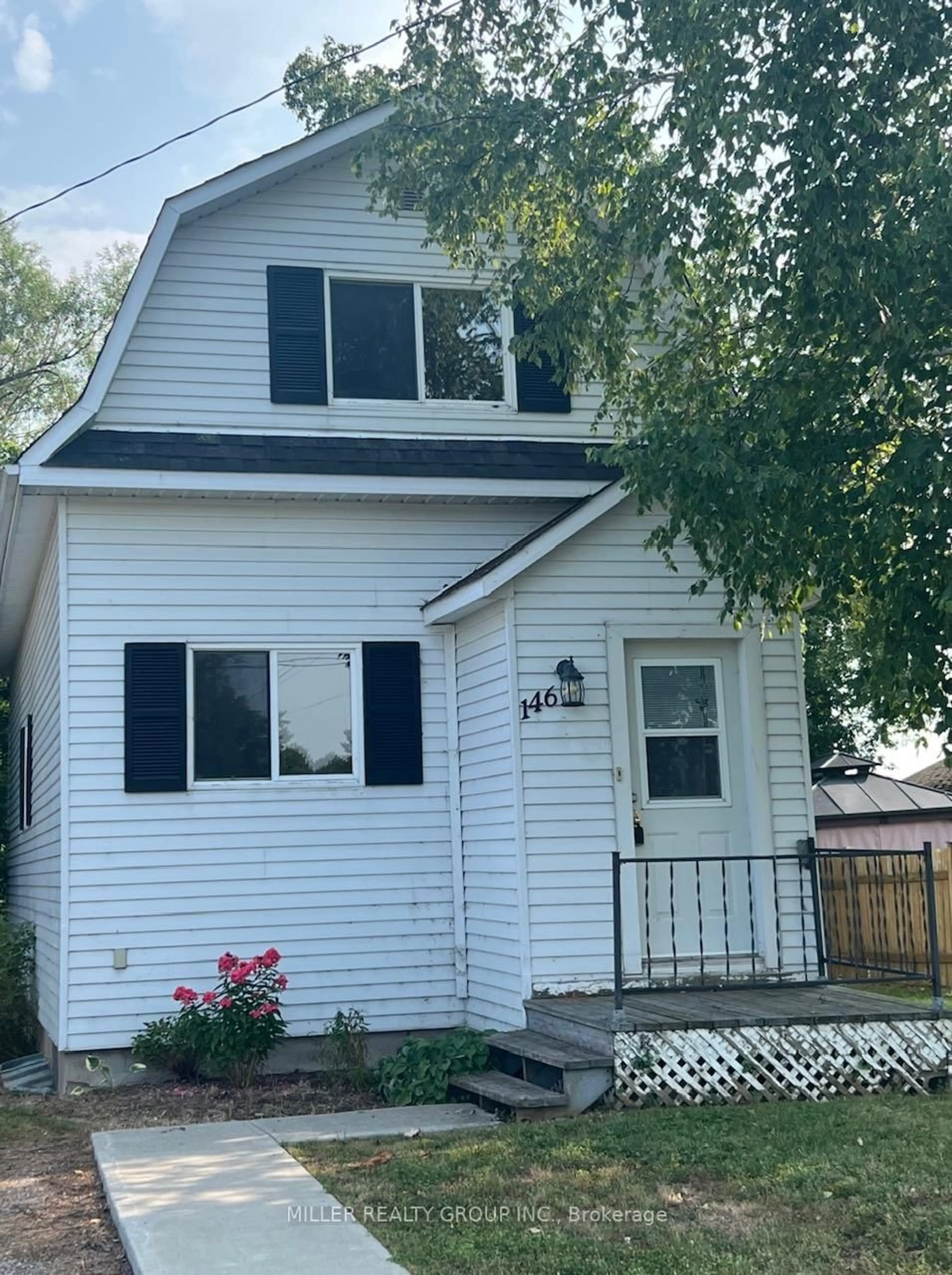 Home with vinyl exterior material, street for 146 Pine Ave, Temiskaming Shores Ontario P0J 1P0