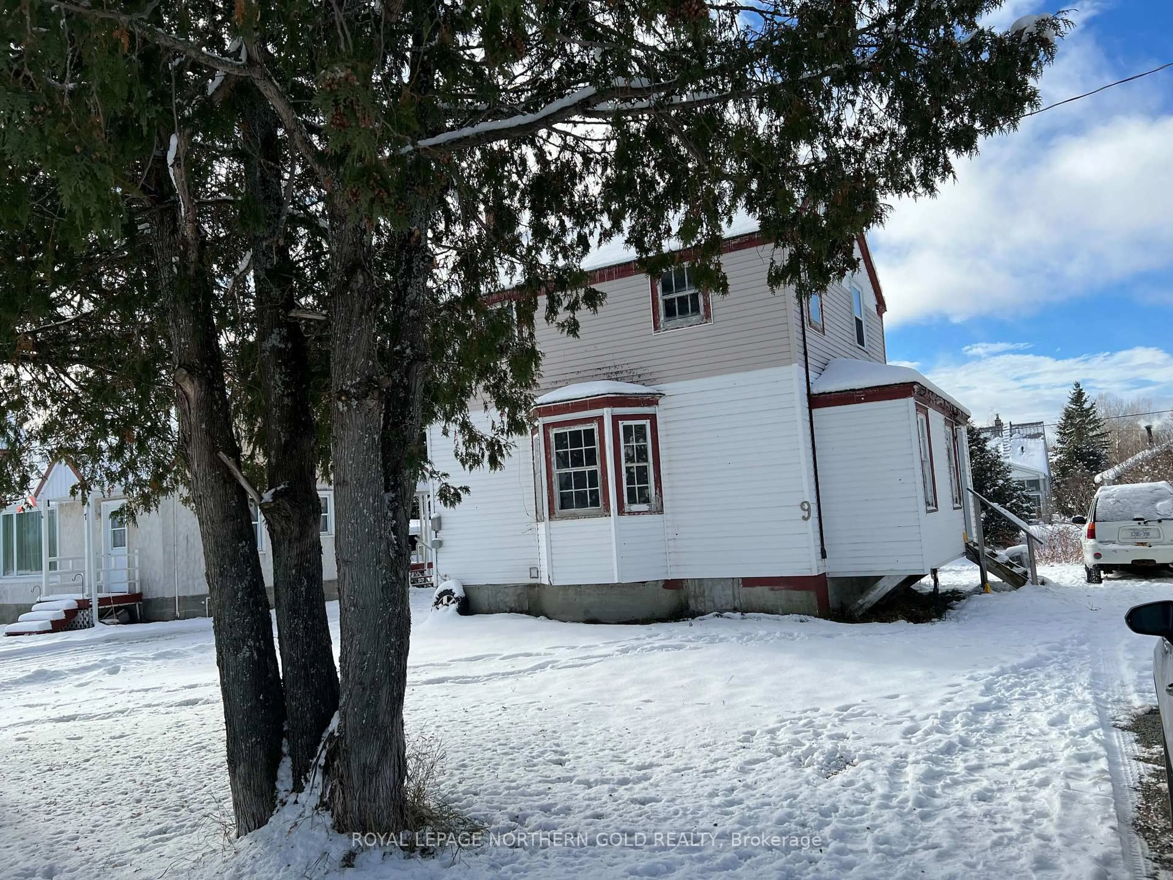 A pic from outside/outdoor area/front of a property/back of a property/a pic from drone, street for 9 Twentyseventh St, Kirkland Lake Ontario P0K 1X0