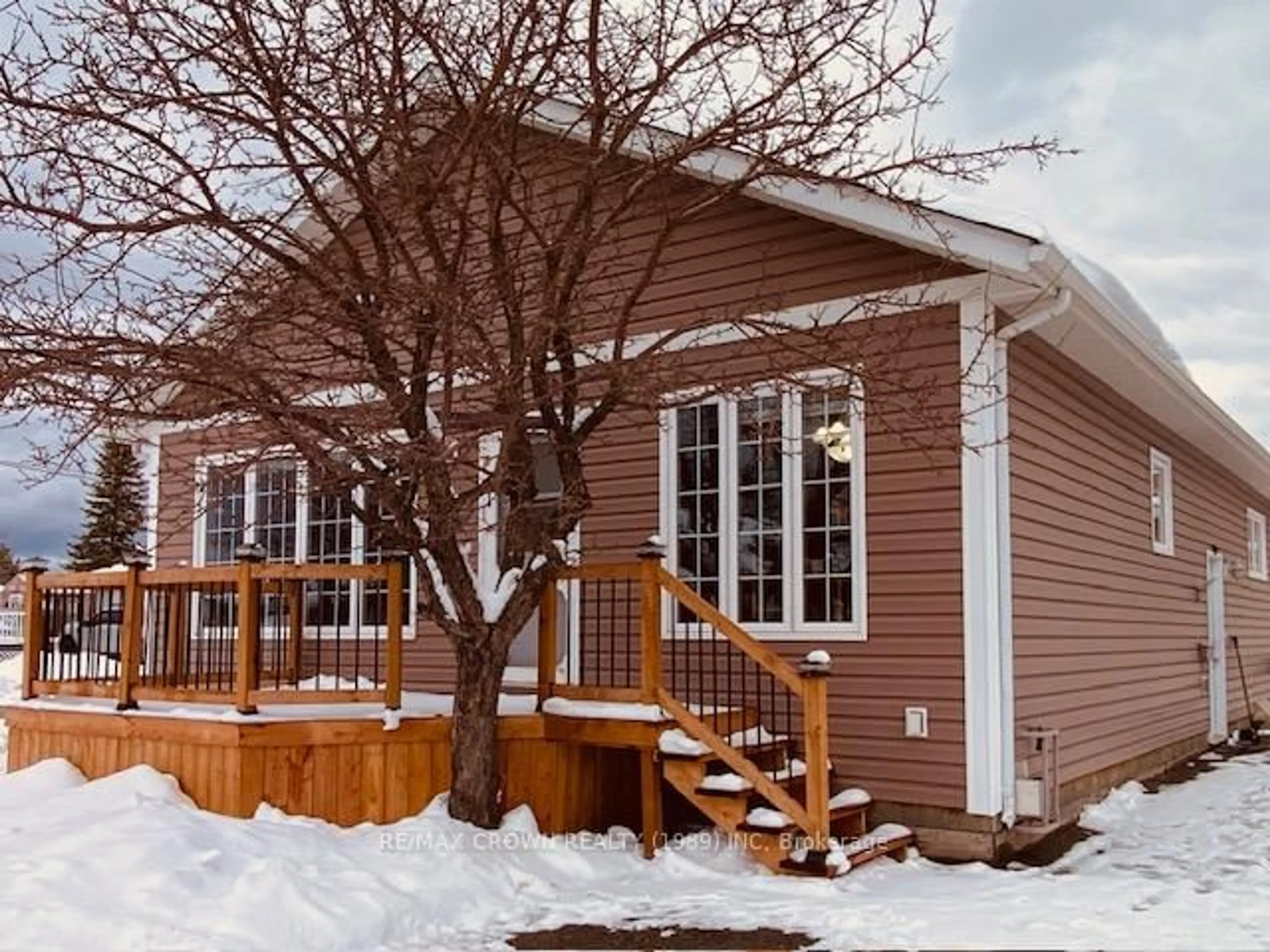 Home with vinyl exterior material, street for 7 De L'etang Blvd, Kapuskasing Ontario P5N 2M4