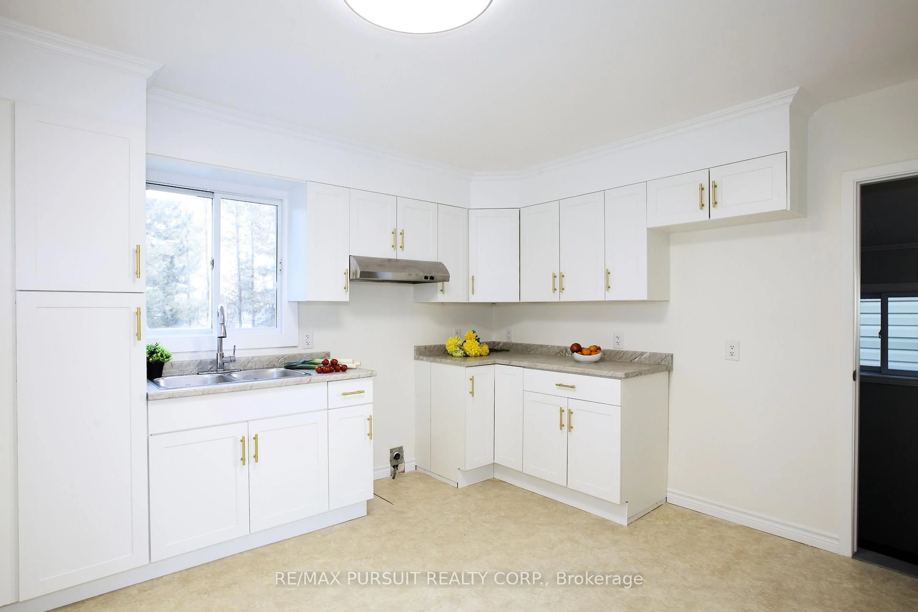 Standard kitchen, unknown for 409 Mccamus Ave, Temiskaming Shores Ontario P0J 1P0
