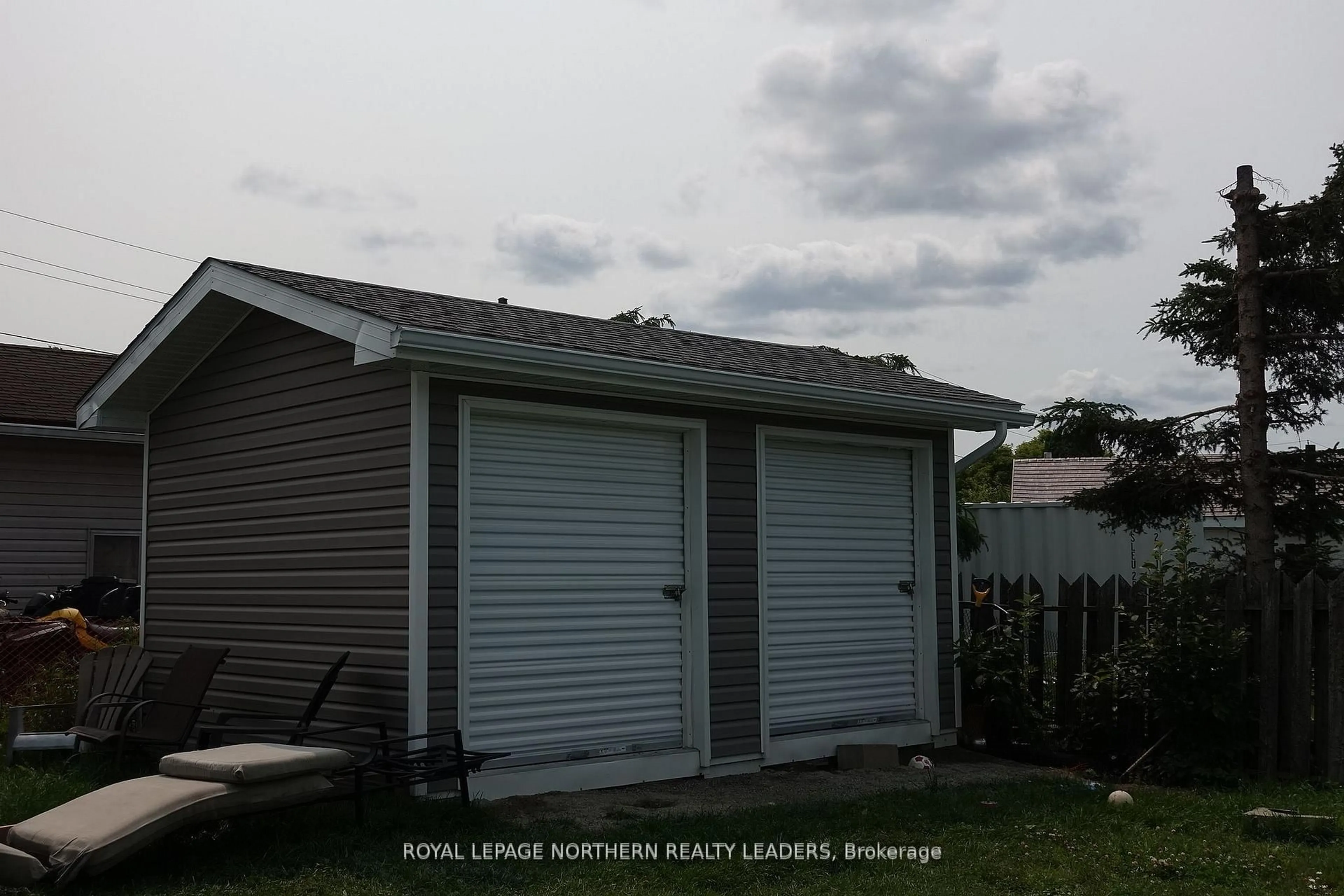 Shed for 891 Denise St, Timmins Ontario P4P 1A7