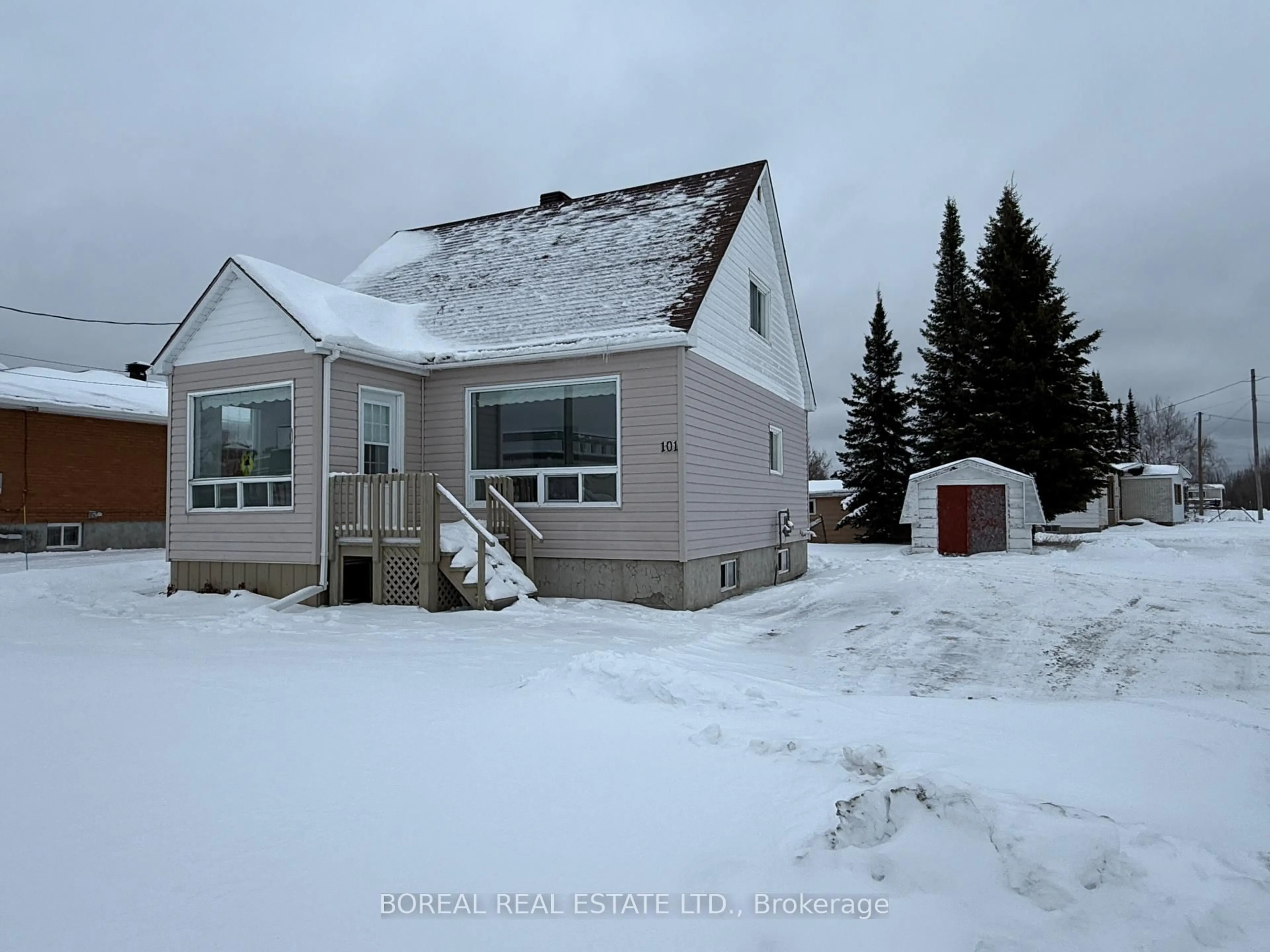 A pic from outside/outdoor area/front of a property/back of a property/a pic from drone, street for 101 Ross Rd, Smooth Rock Falls Ontario P0L 2B0