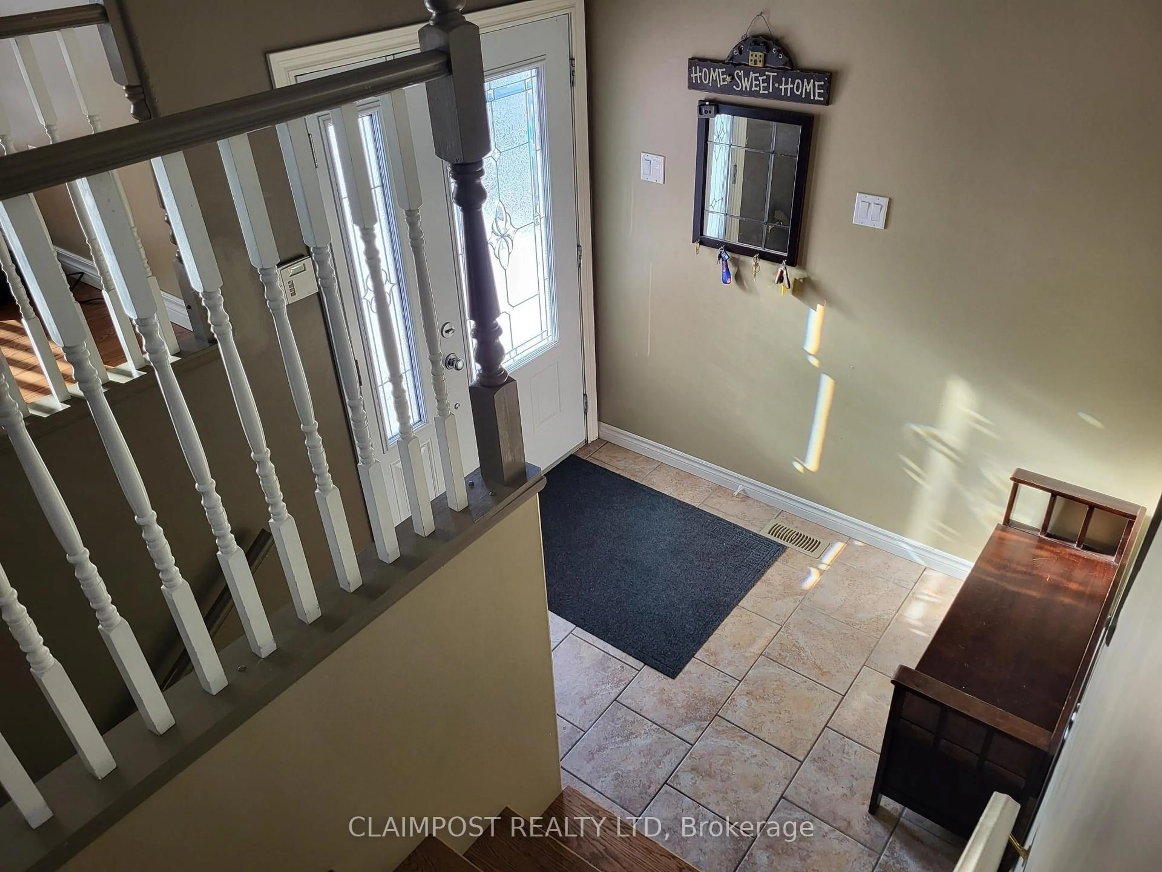 Indoor entryway for 168 Moneta Ave, Timmins Ontario P4N 8L6