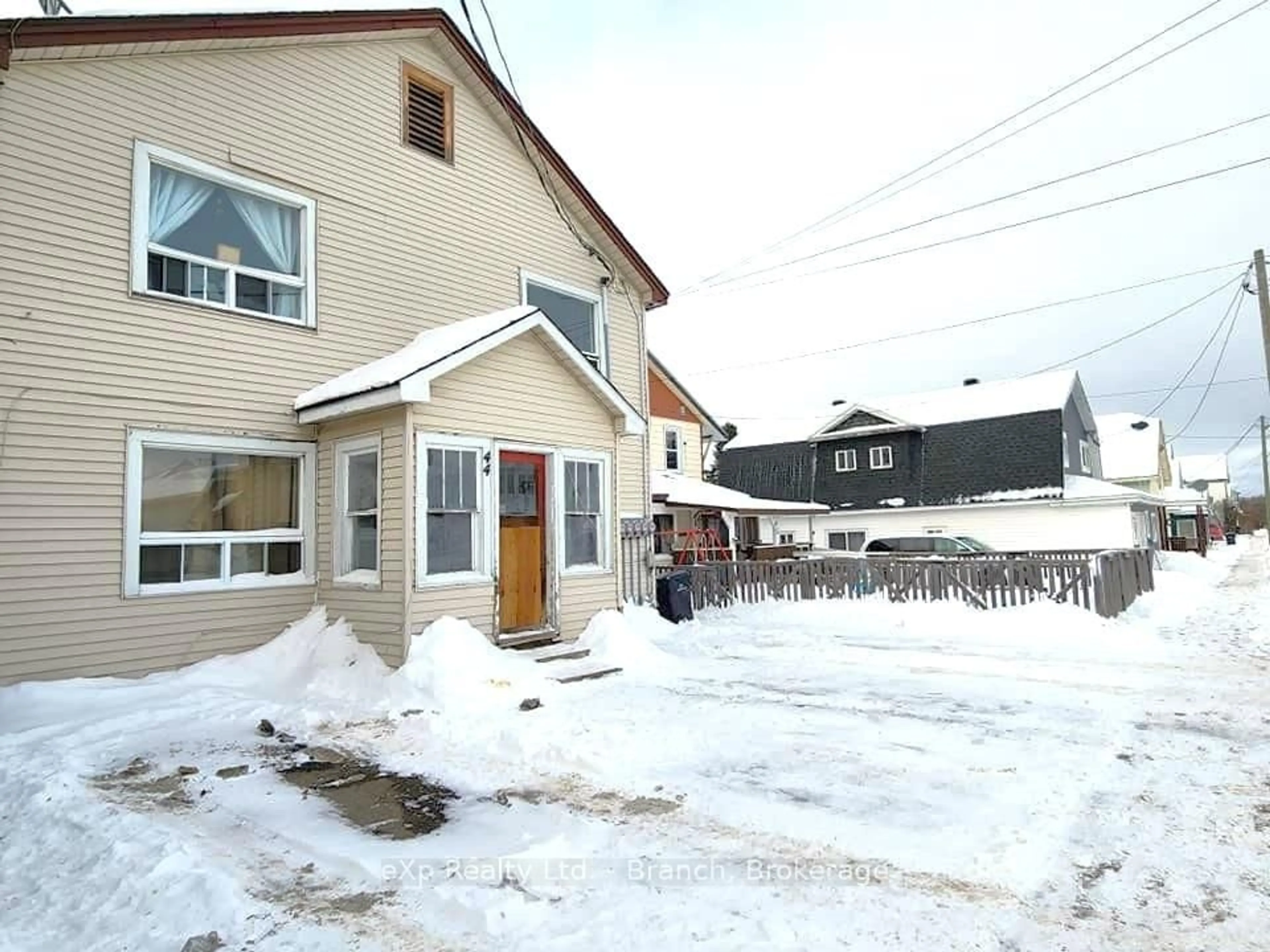 Patio, street for 44 Main St, Kirkland Lake Ontario P2N 3E2