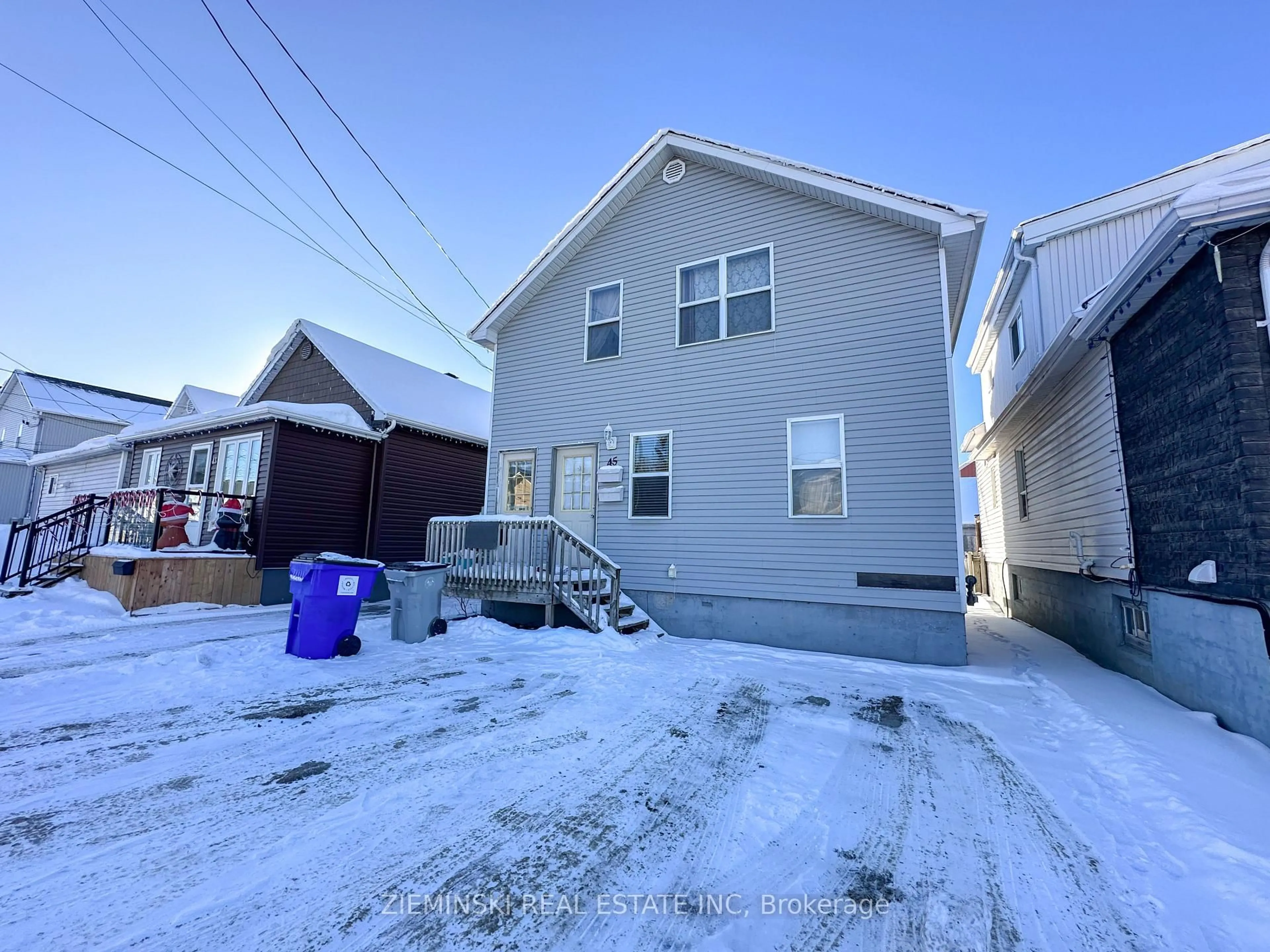 A pic from outside/outdoor area/front of a property/back of a property/a pic from drone, street for 45 Maple St, Timmins Ontario P4N 6B3