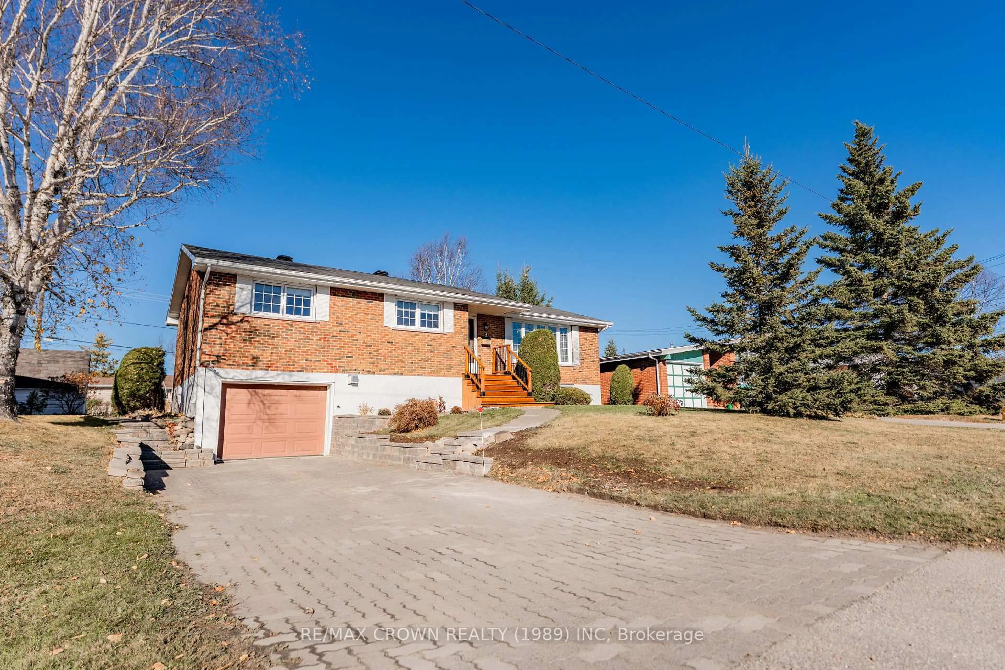 A pic from outside/outdoor area/front of a property/back of a property/a pic from drone, street for 9 Kimberly Dr, Kapuskasing Ontario P5N 1L4