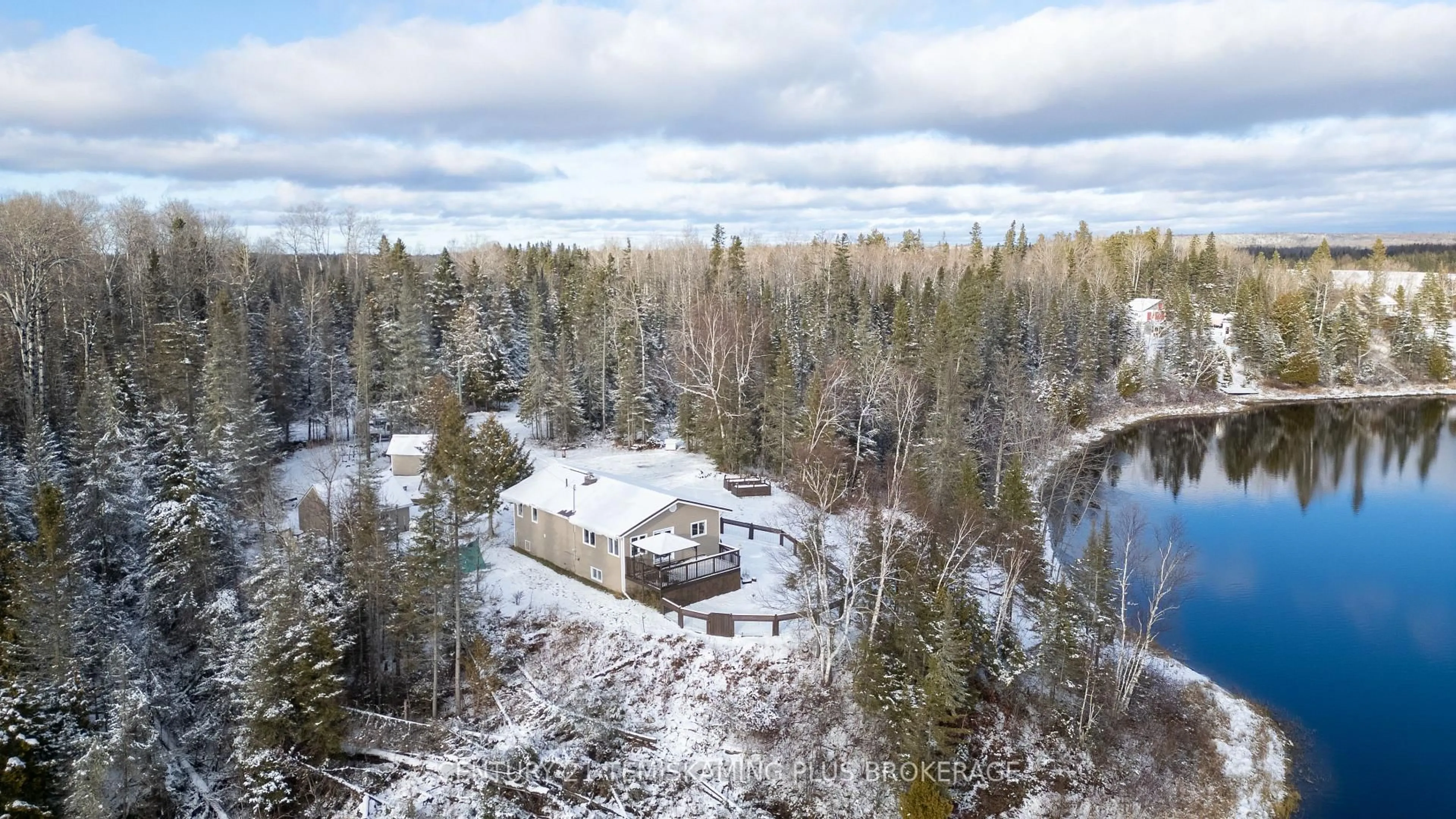 A pic from outside/outdoor area/front of a property/back of a property/a pic from drone, unknown for 989158 MOUNTAIN CHUTES Rd, Timiskaming Ontario P0J 0B2