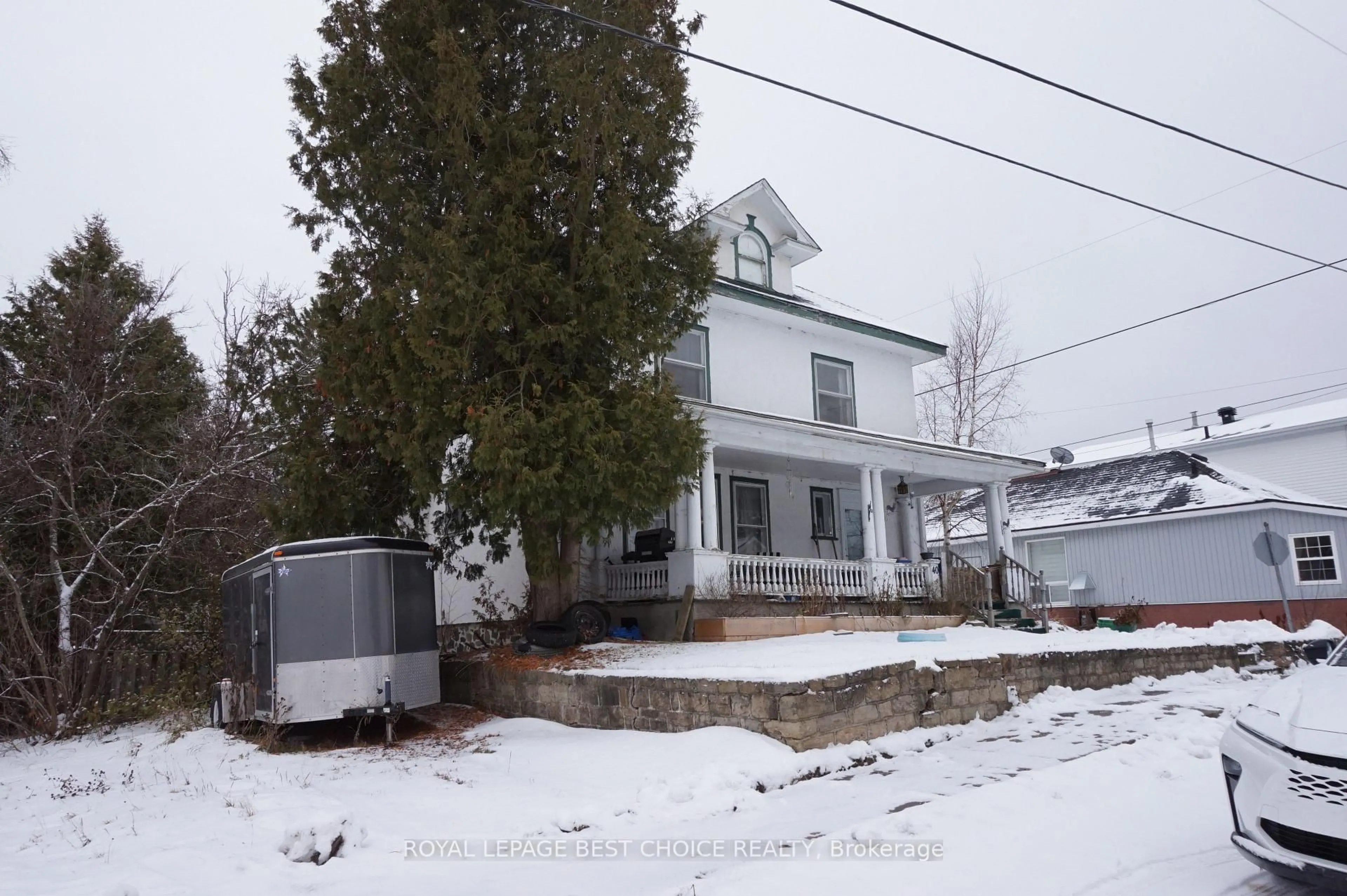 A pic from outside/outdoor area/front of a property/back of a property/a pic from drone, street for 40 Prospect Ave, Cobalt Ontario P0J 1C0