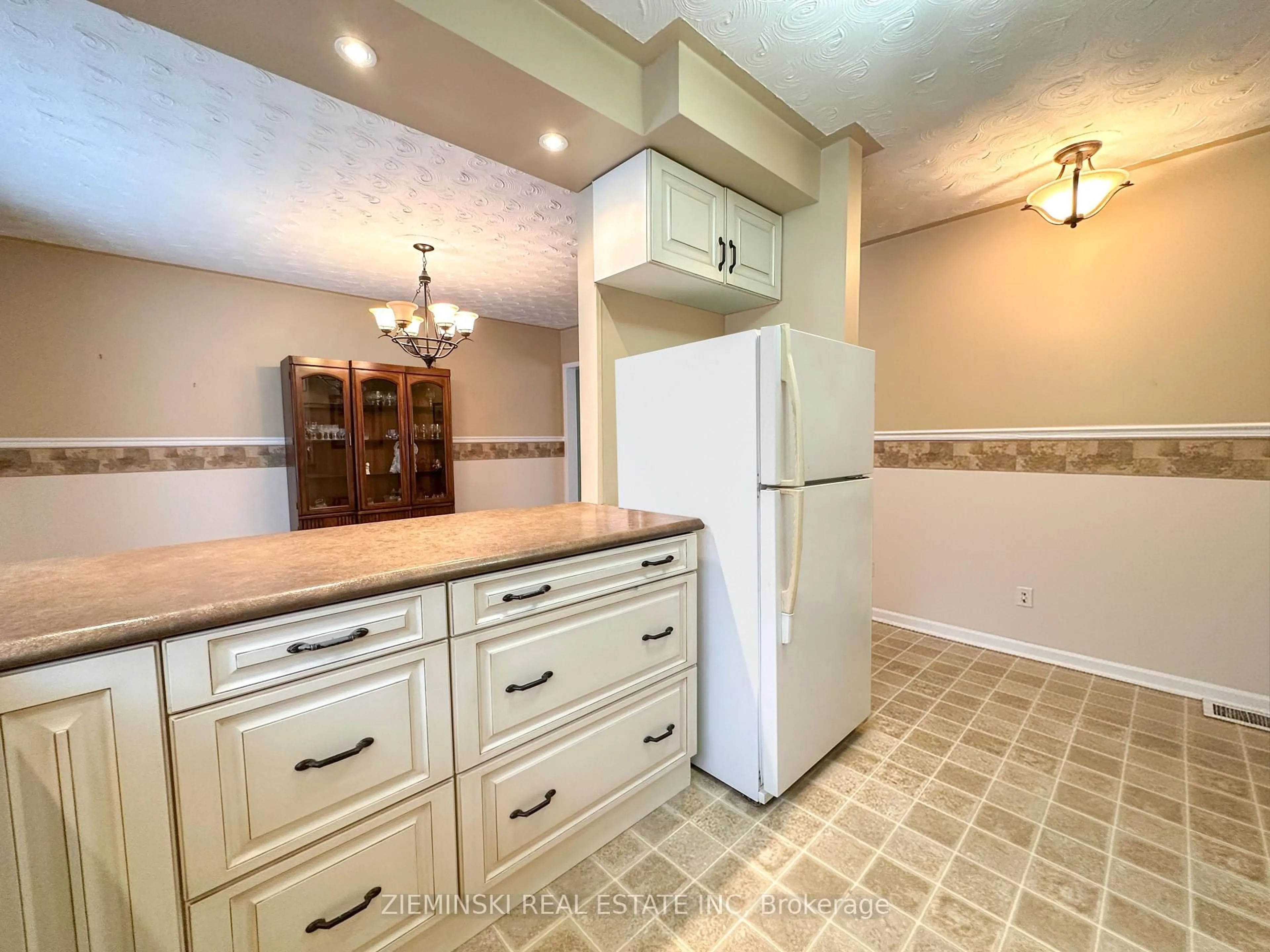 Unknown for 229 Fyfe Ave, Iroquois Falls Ontario P0K 1E0