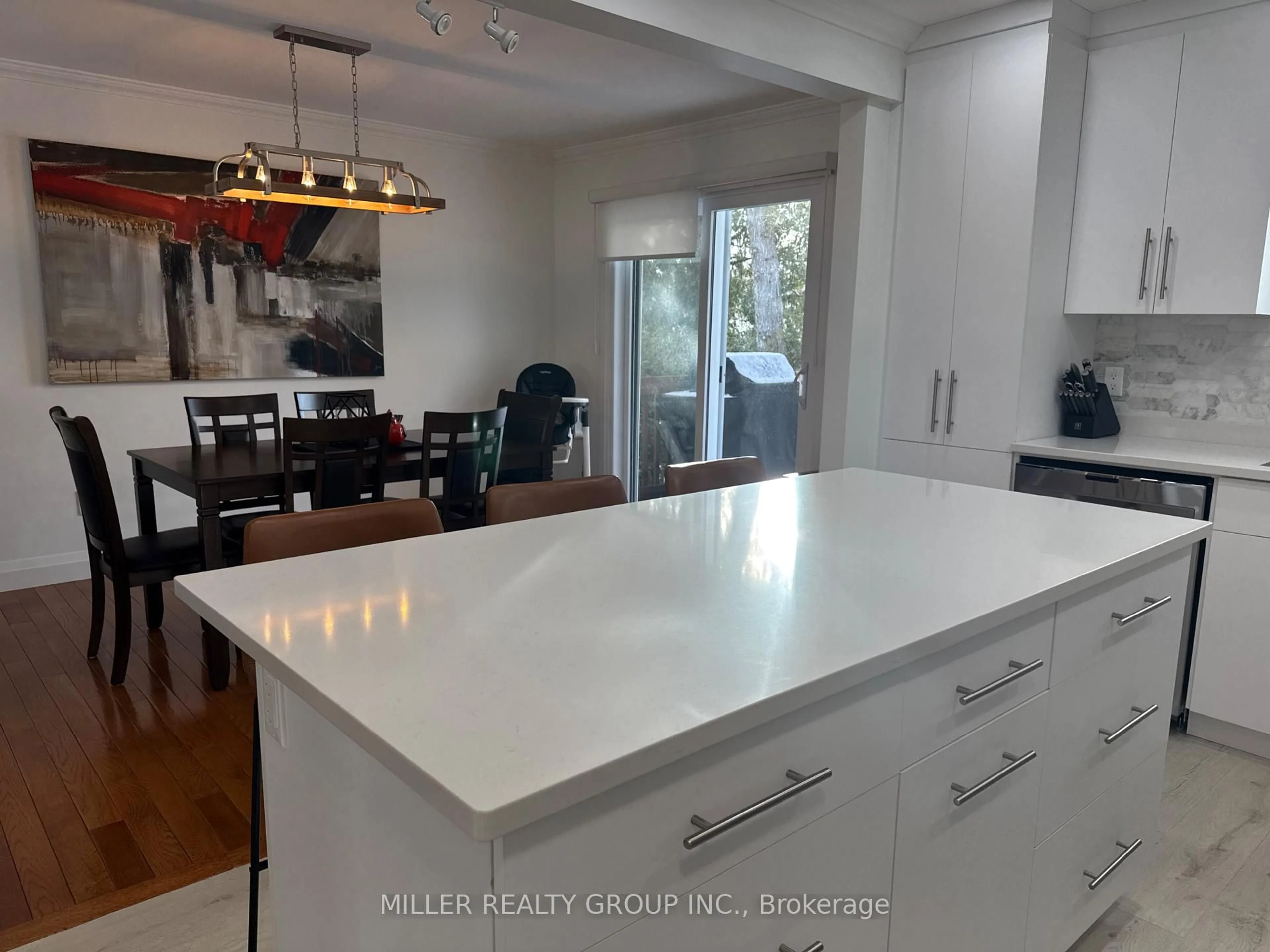 Open concept kitchen, unknown for 568 Helmer Pedersen Dr, Temiskaming Shores Ontario P0J 1P0