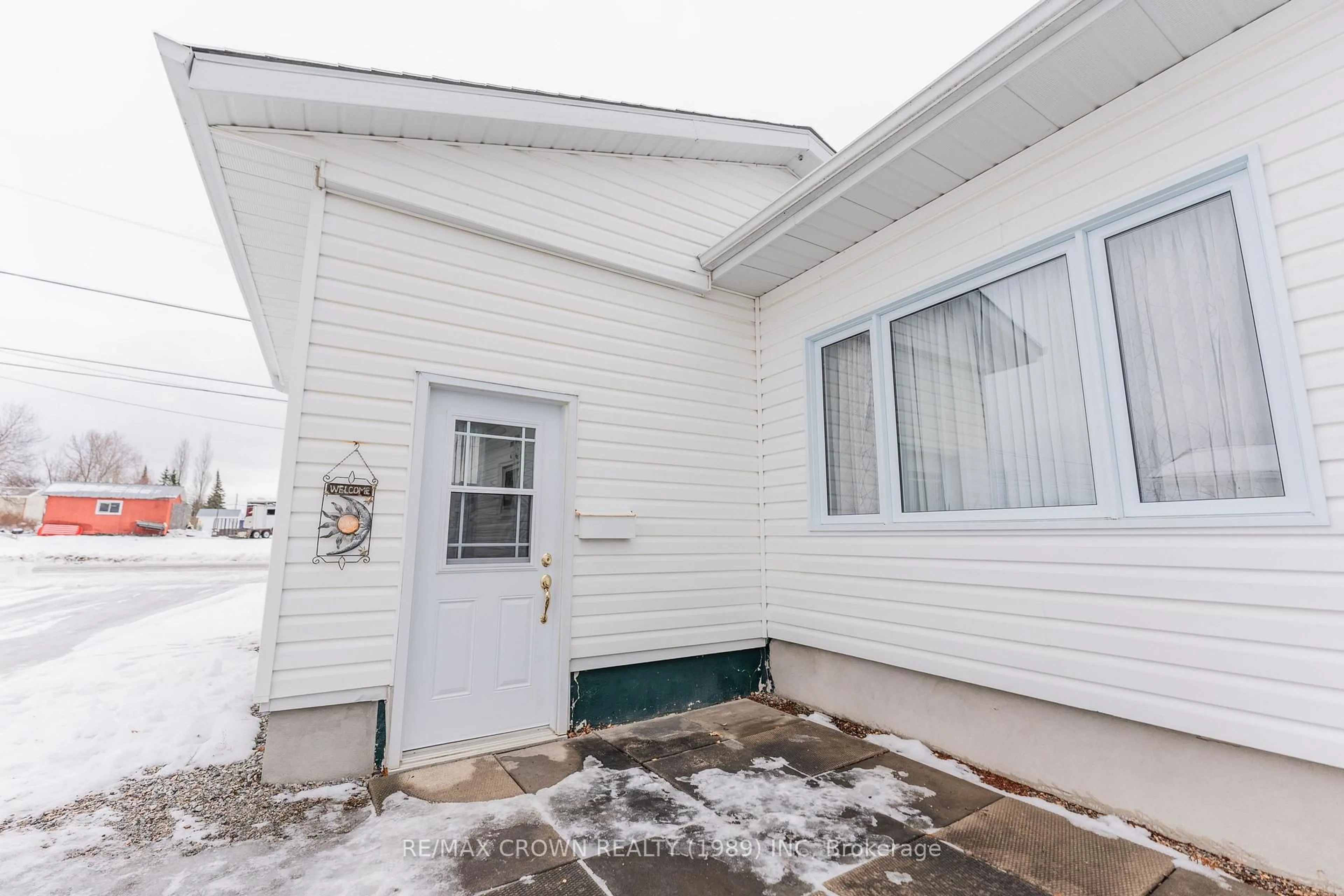 Patio, unknown for 9 Du Parc Ave #Val Rita, Kapuskasing Ontario P0L 2G0