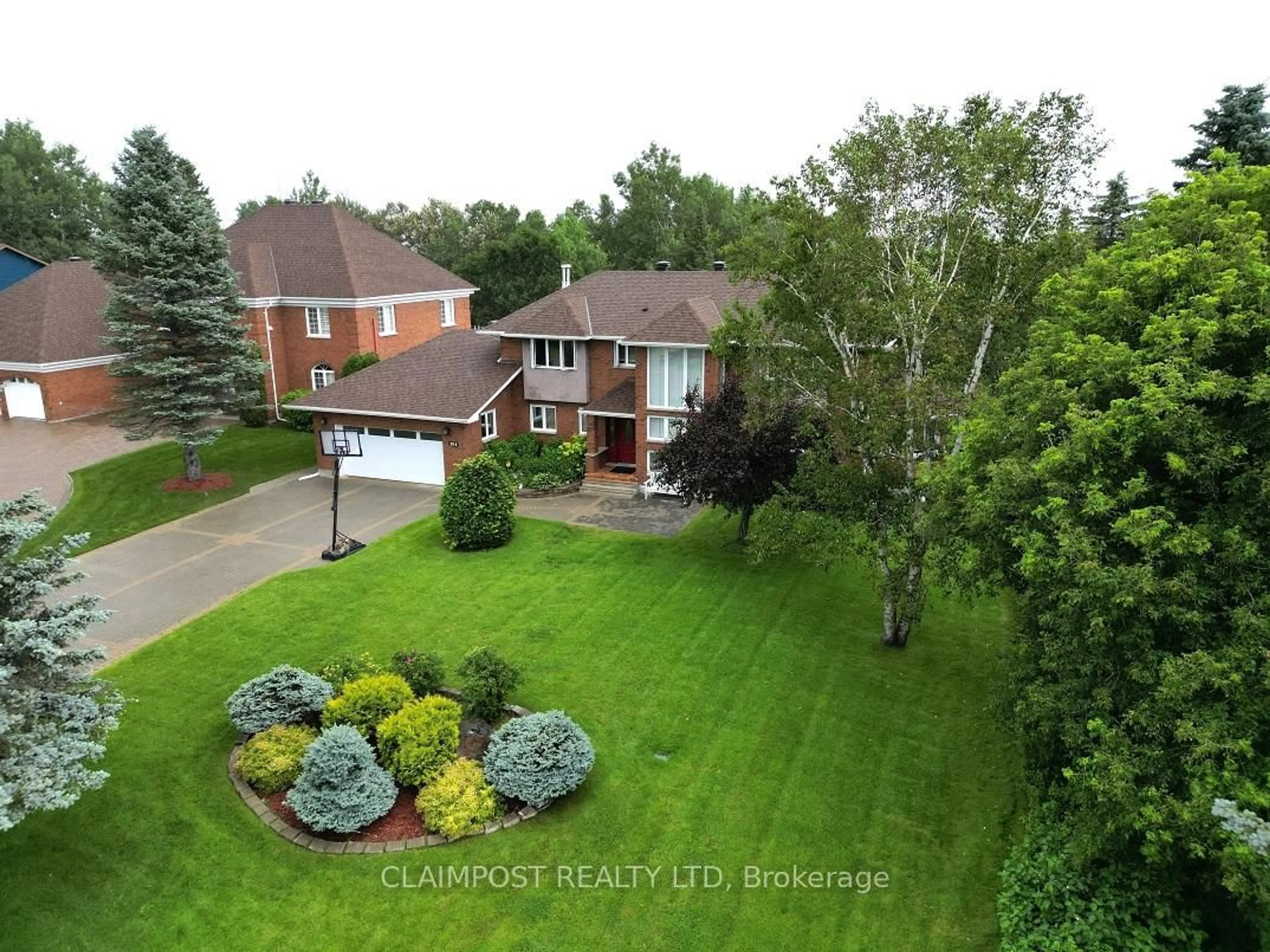 A pic from outside/outdoor area/front of a property/back of a property/a pic from drone, street for 304 Cameron St, Timmins Ontario P4N 8L4