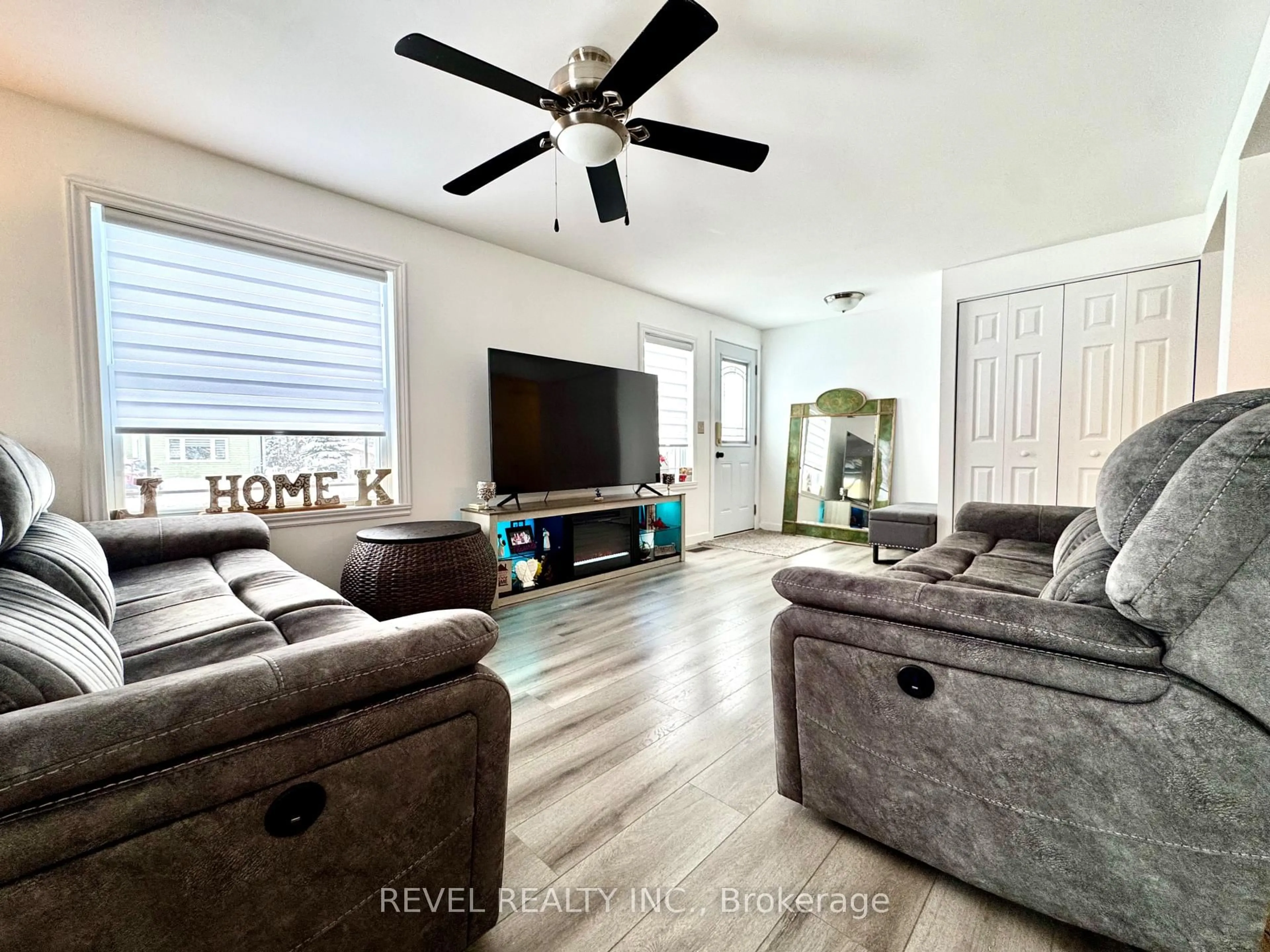 Living room with furniture, unknown for 16 Foothills Lane, Timmins Ontario P4N 8R9