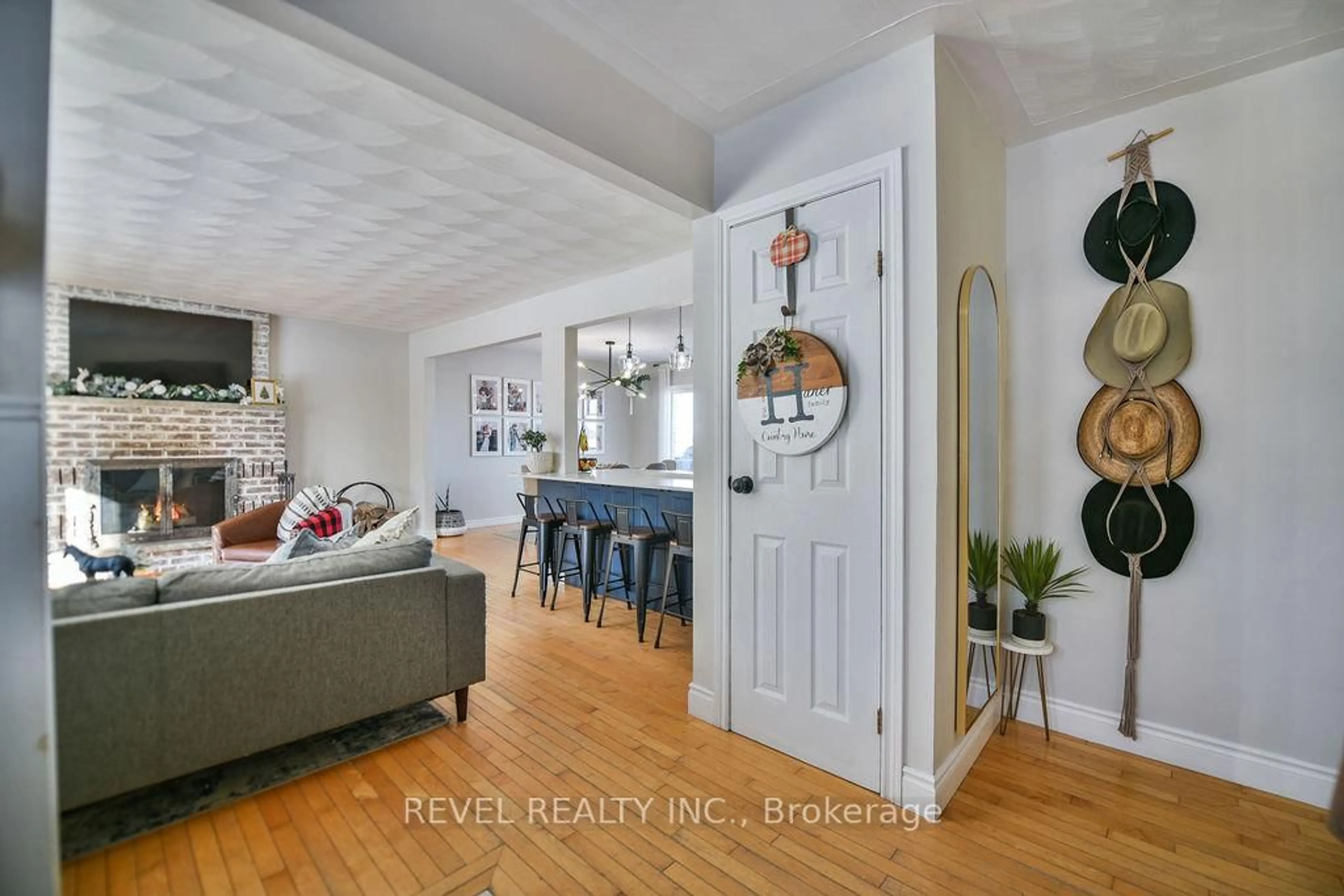 Unknown for 2104 Jaguar Dr, Timmins Ontario P4N 7C3