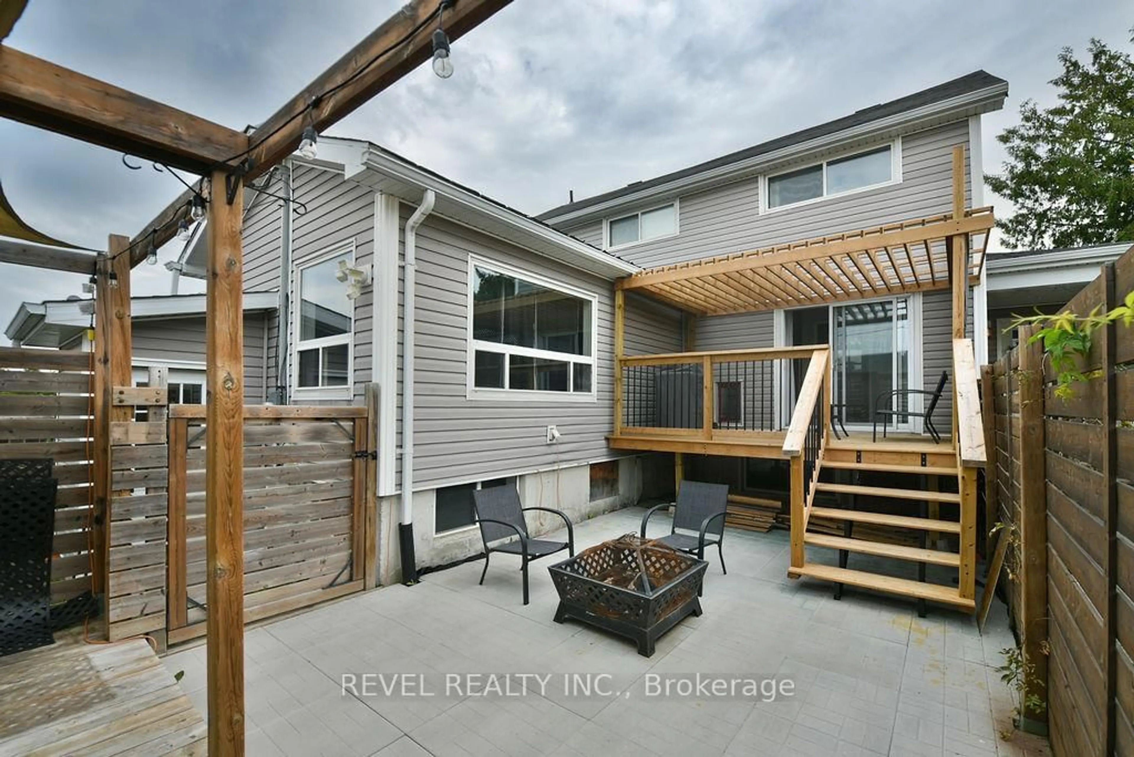 Patio, mountain view for 20 First Ave, Timmins Ontario P4N 1G5